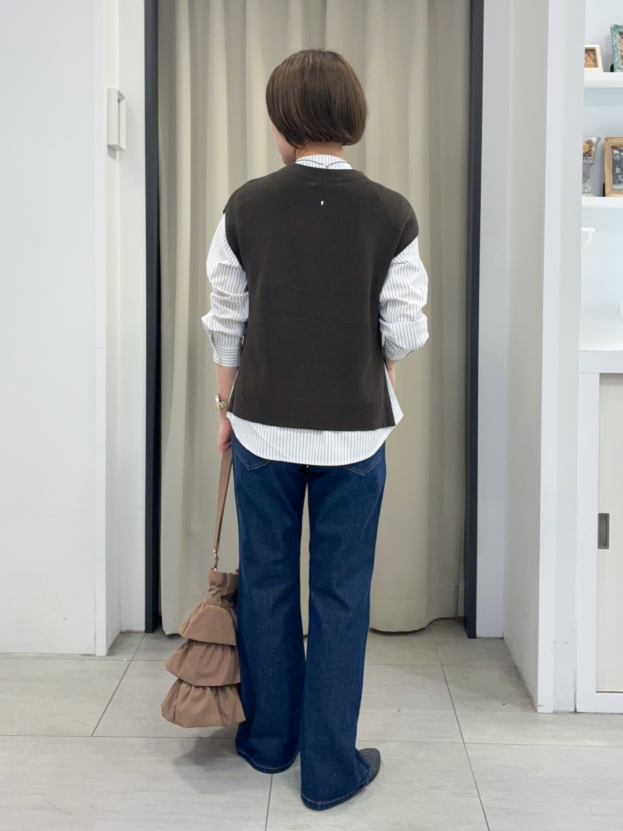 eguchiさんの「grove｜【2点セット/時短・着回し】ニットベスト&times;シャツ」を使ったコーディネート