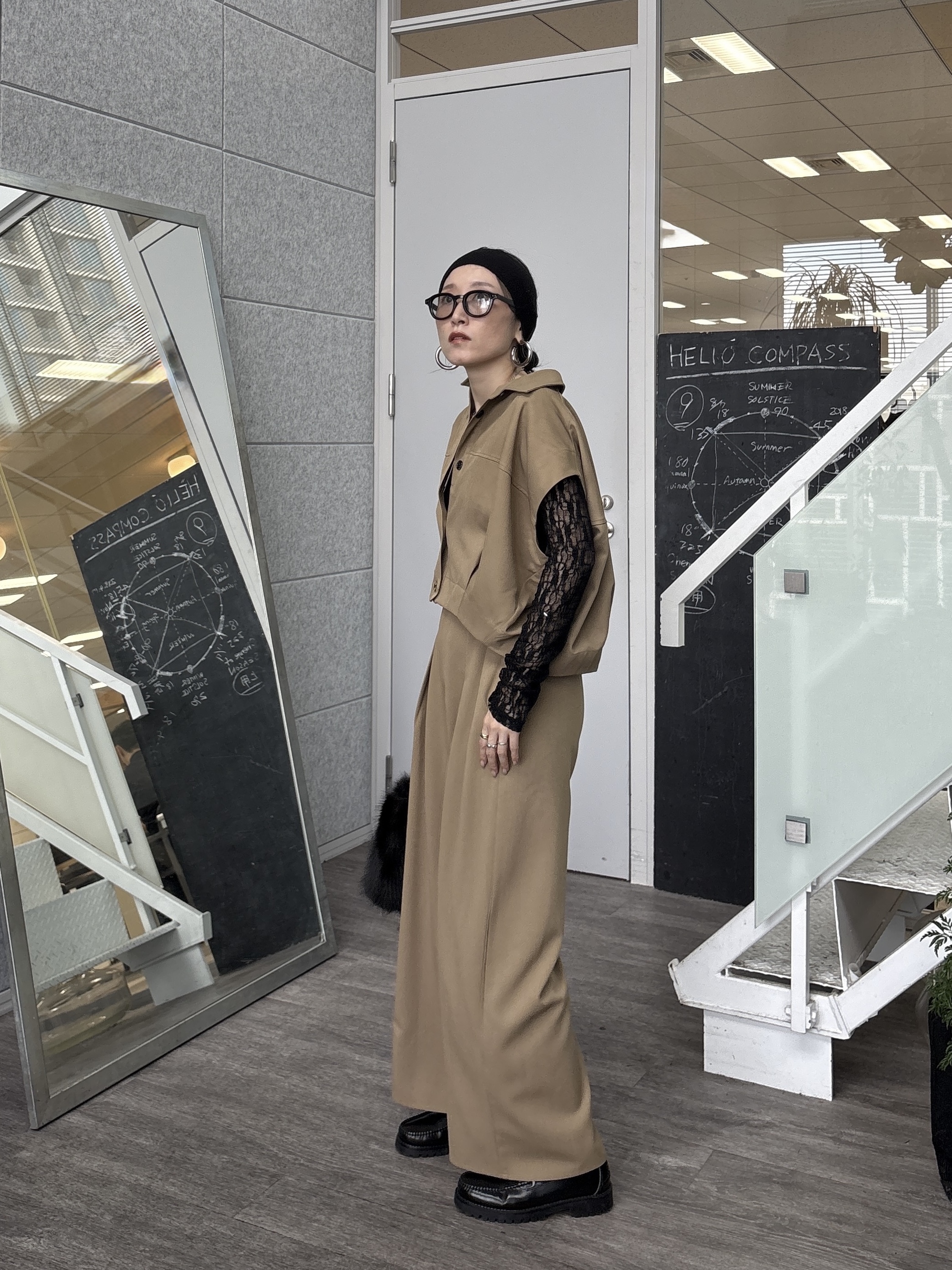 kotakiさんの「INDIVI｜スリーブレスコクーンシャツ【セットアップ可能】」を使ったコーディネート