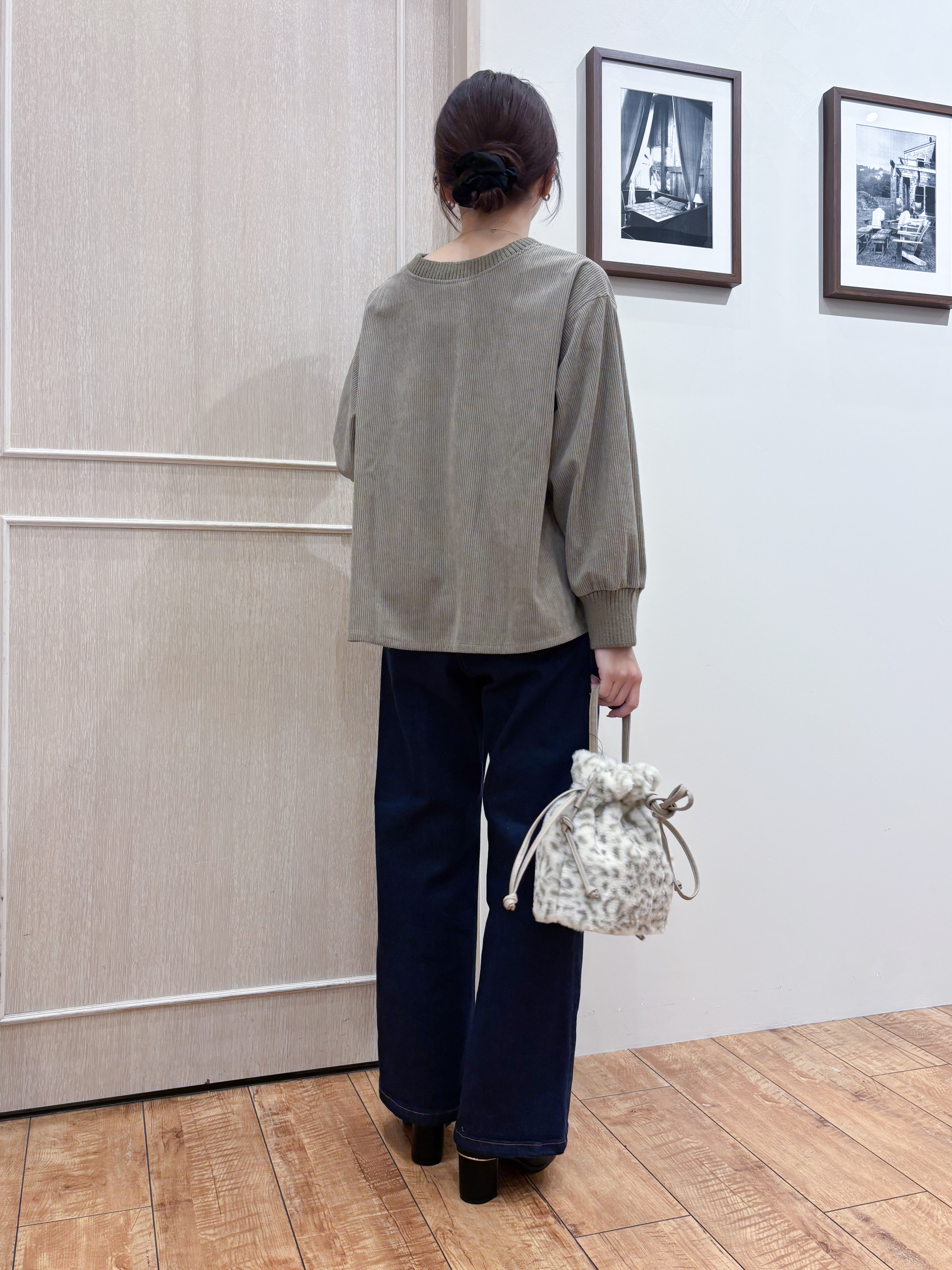なみさんの「SHOO･LA･RUE｜【S-LL/洗濯機可/前後2WAY】大人上品にきまる コーデュロイトップス」を使ったコーディネート