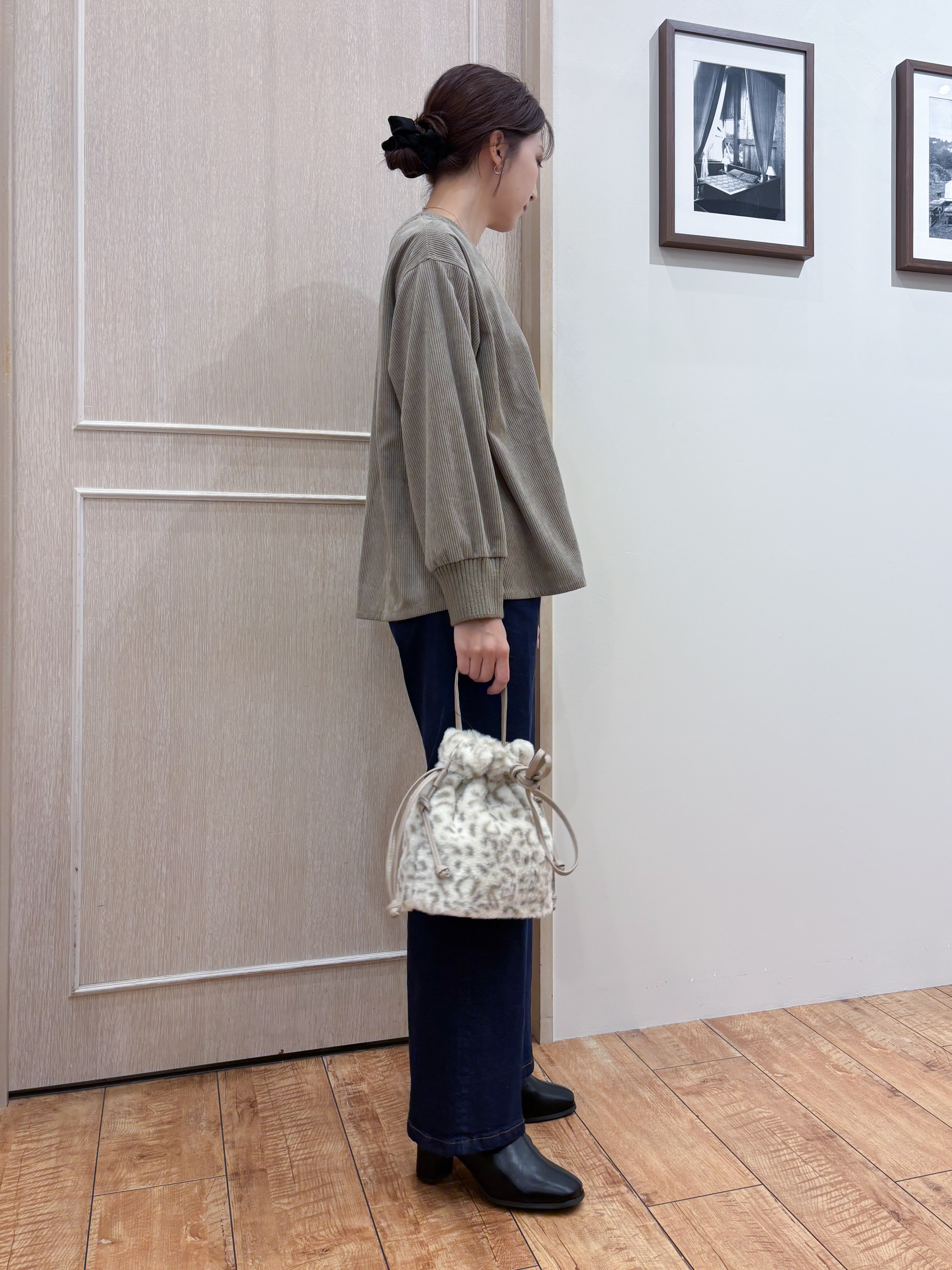 なみさんの「SHOO･LA･RUE｜【S-LL/洗濯機可/前後2WAY】大人上品にきまる コーデュロイトップス」を使ったコーディネート