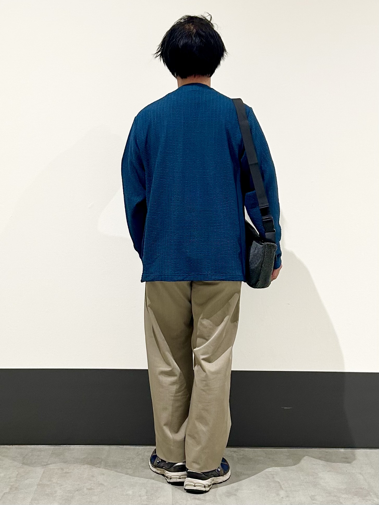KENJI Iさんの「THE SHOP TK｜【2点セット／洗濯機OK】長袖カーディガン+半袖Tシャツ」を使ったコーディネート