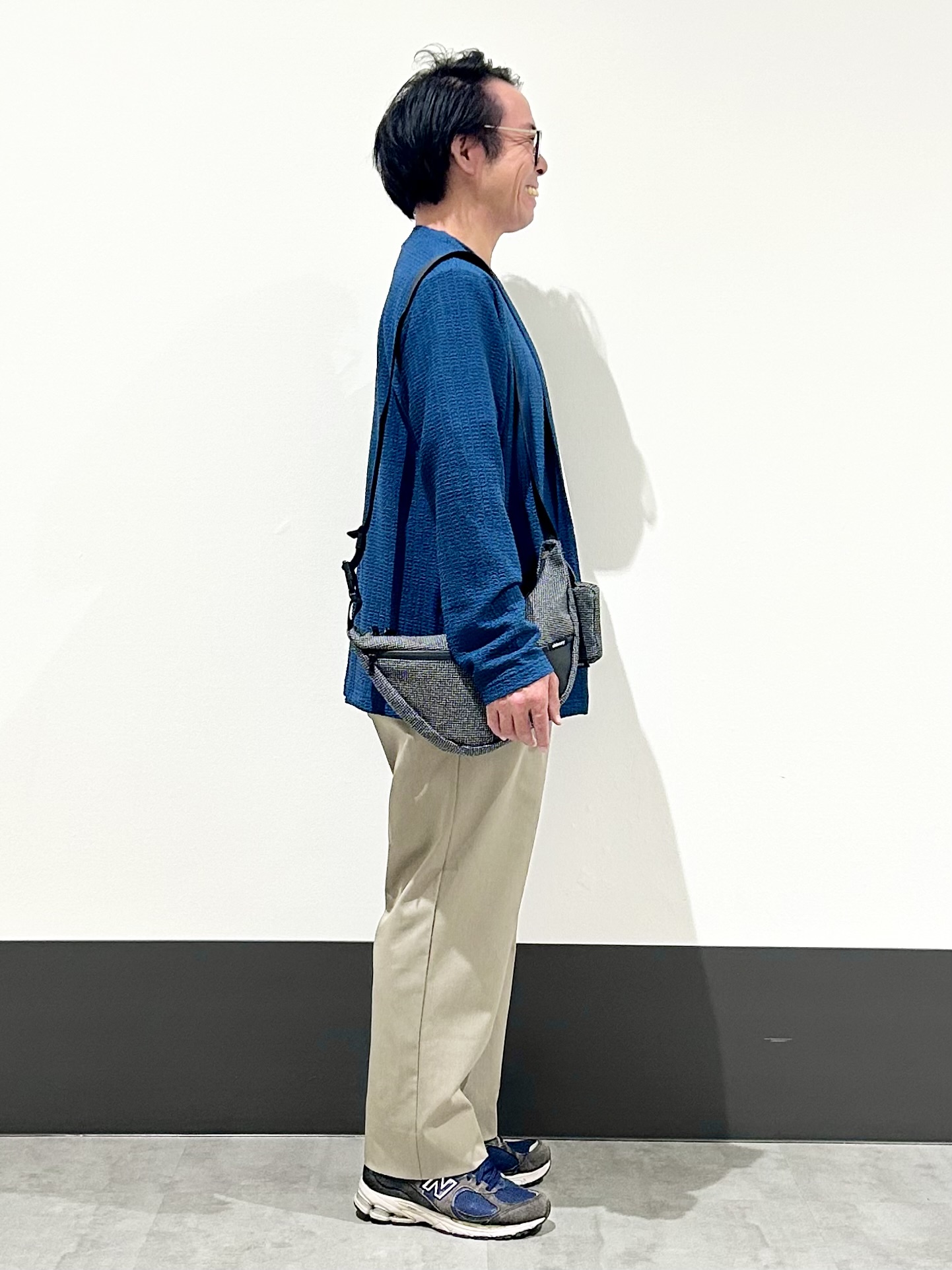 KENJI Iさんの「THE SHOP TK｜【2点セット／洗濯機OK】長袖カーディガン+半袖Tシャツ」を使ったコーディネート