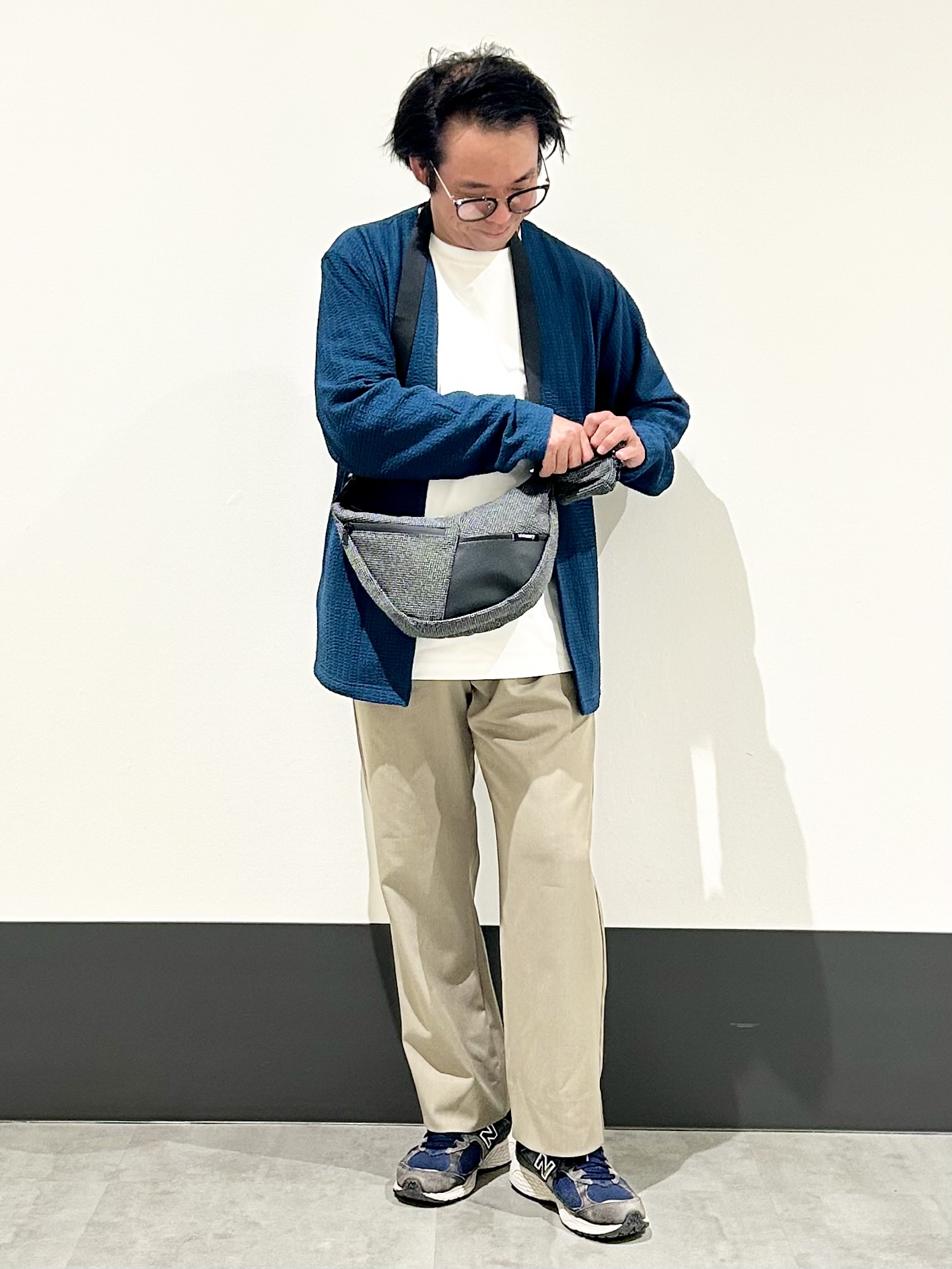 KENJI Iさんの「THE SHOP TK｜【2点セット／洗濯機OK】長袖カーディガン+半袖Tシャツ」を使ったコーディネート