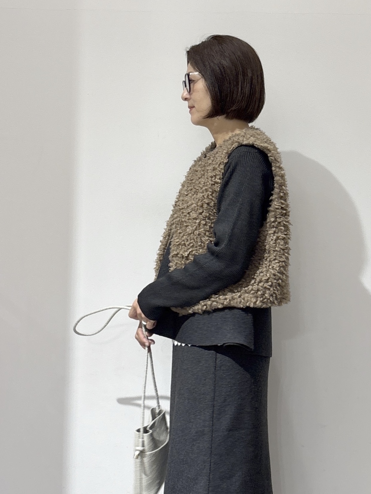 NAKAさんの「OPAQUE.CLIP｜カーリーフェイクファーベスト【洗濯機OK】」を使ったコーディネート