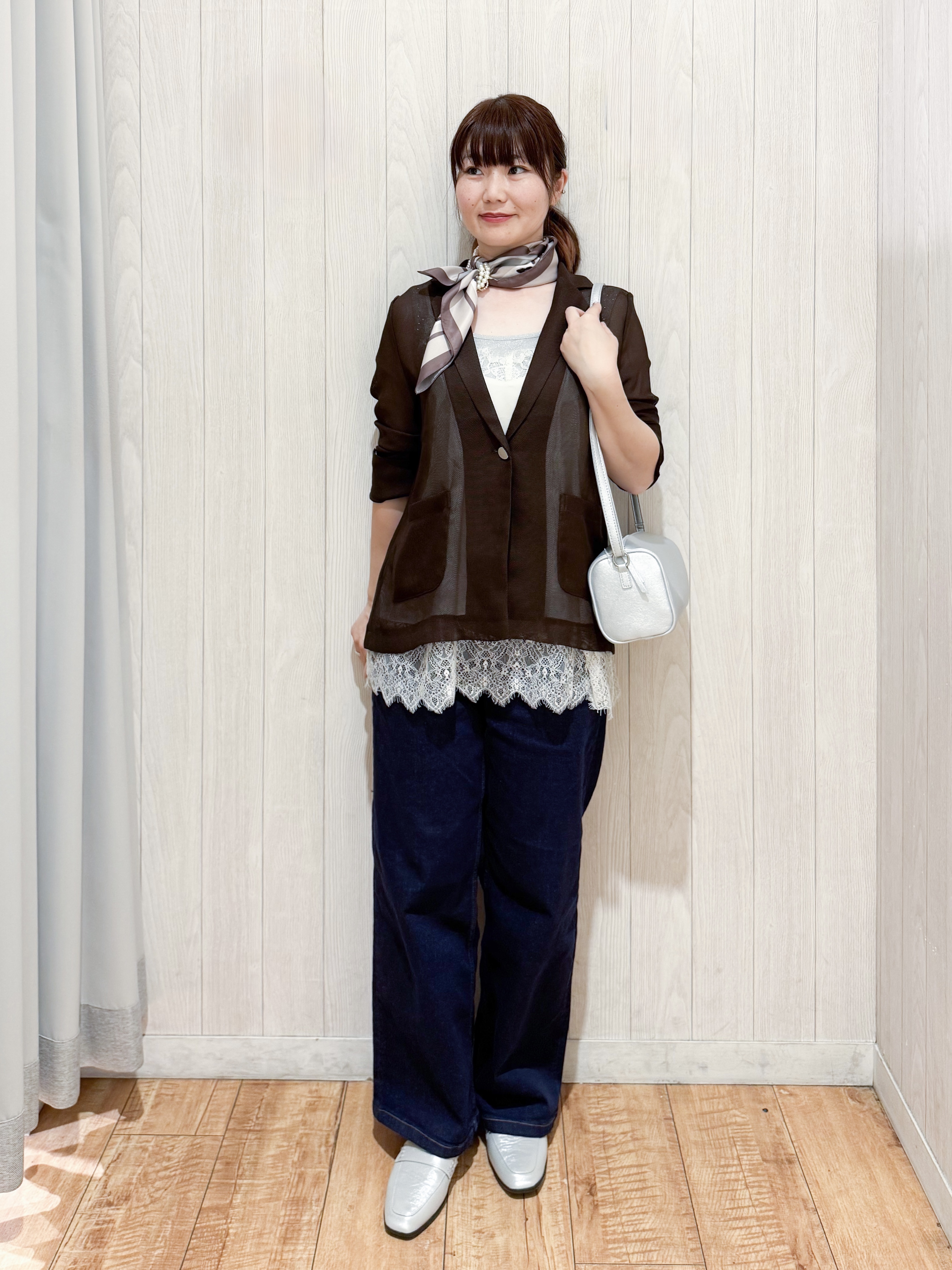 愛さんの「SHOO･LA･RUE｜【通気性〇/セットアップ可/S-LL/洗濯機可】紫外線対策にも メッシュテーラードジャケット」を使ったコーディネート