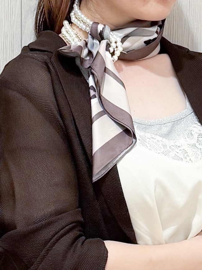 愛さんの「SHOO･LA･RUE｜【通気性〇/セットアップ可/S-LL/洗濯機可】紫外線対策にも メッシュテーラードジャケット」を使ったコーディネート