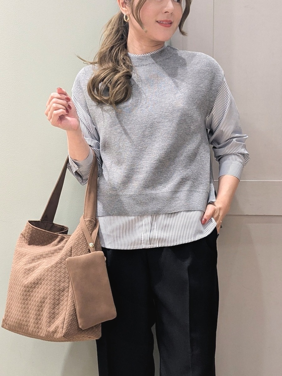 kuwawaさんの「grove｜【2点セット/時短・着回し】ニットベスト&times;シャツ」を使ったコーディネート