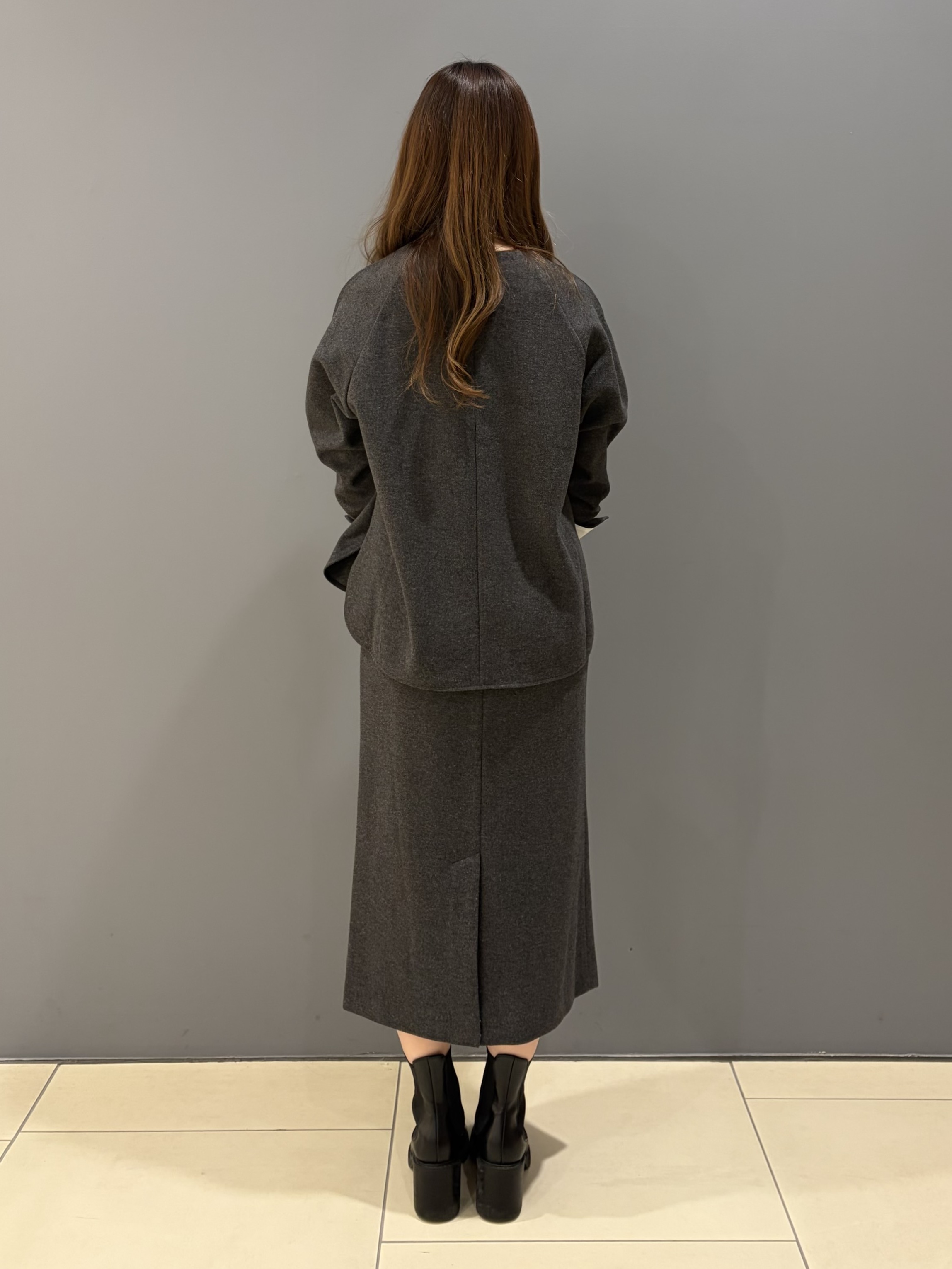 miさんの「UNTITLED｜【セットアップ可/スウェットライク】袖口シャツドッキングプルオーバー」を使ったコーディネート