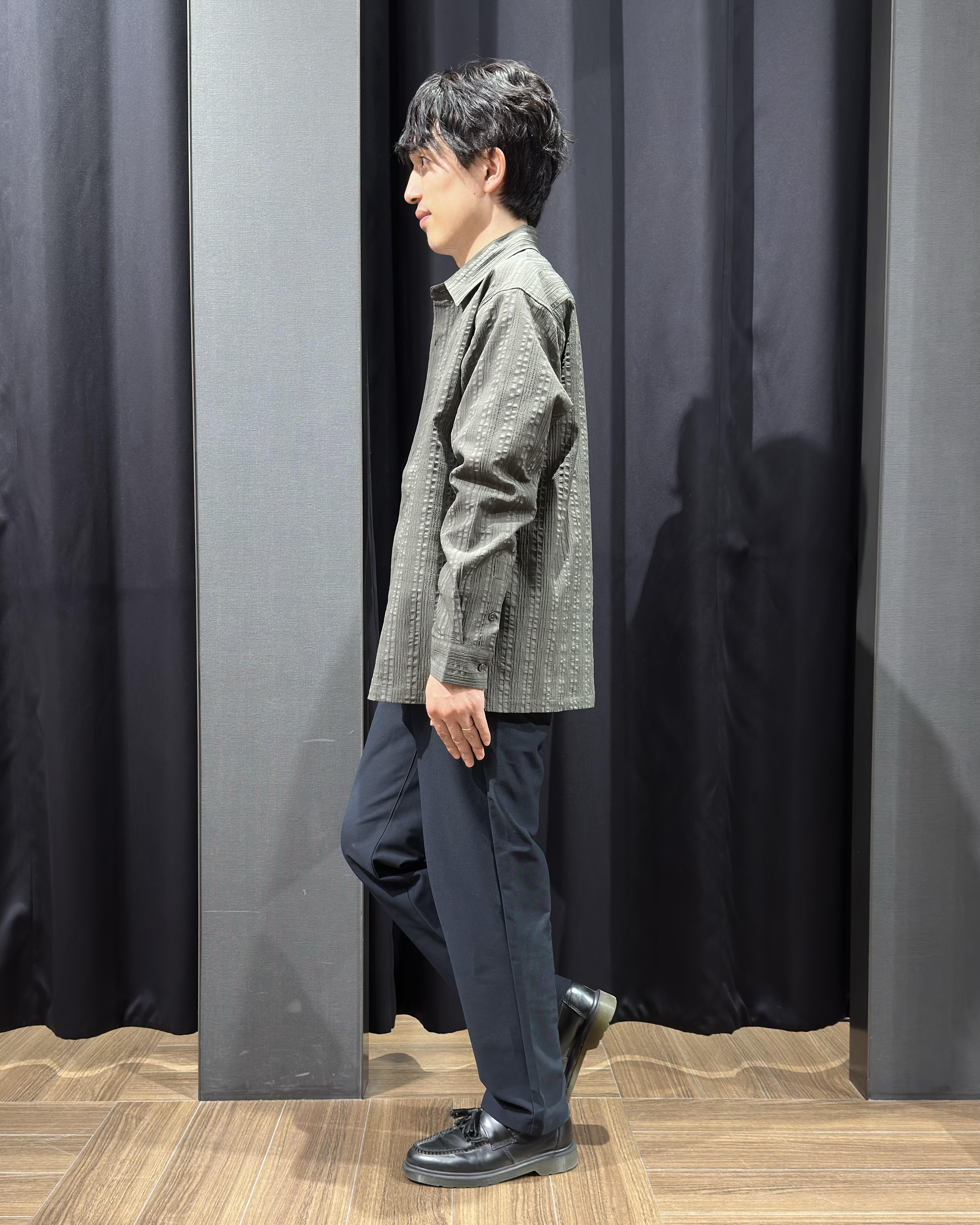 tomoyaさんの「THE SHOP TK｜【洗濯機OK】格子織 長袖シャツ」を使ったコーディネート