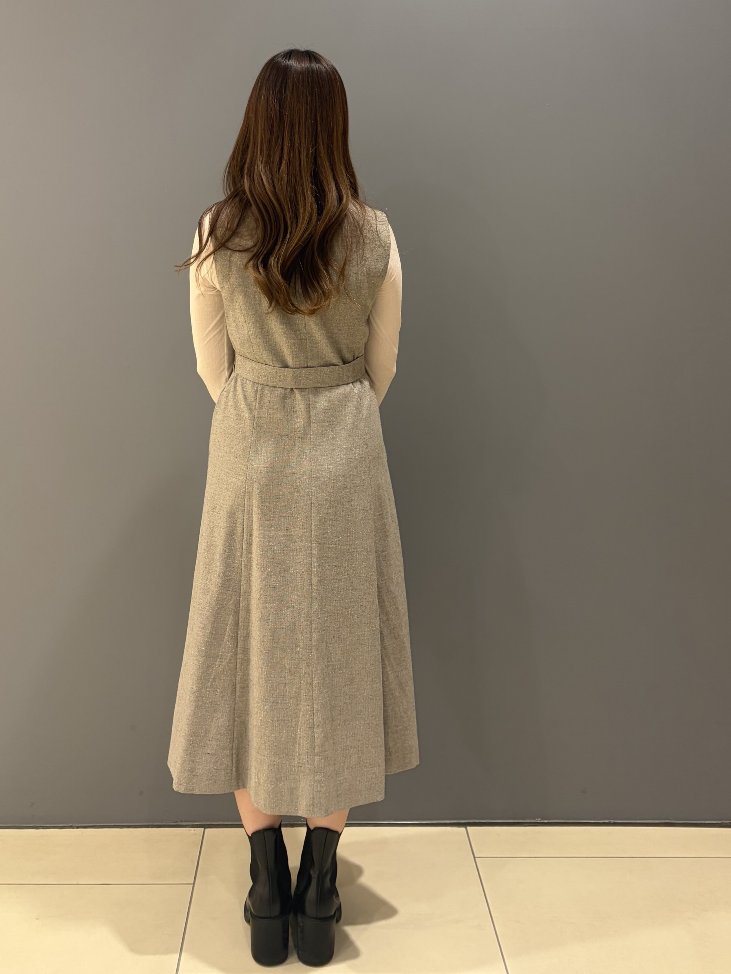 miさんの「UNTITLED｜【重ね着レイヤード】シアーベロアハイネックトップス」を使ったコーディネート