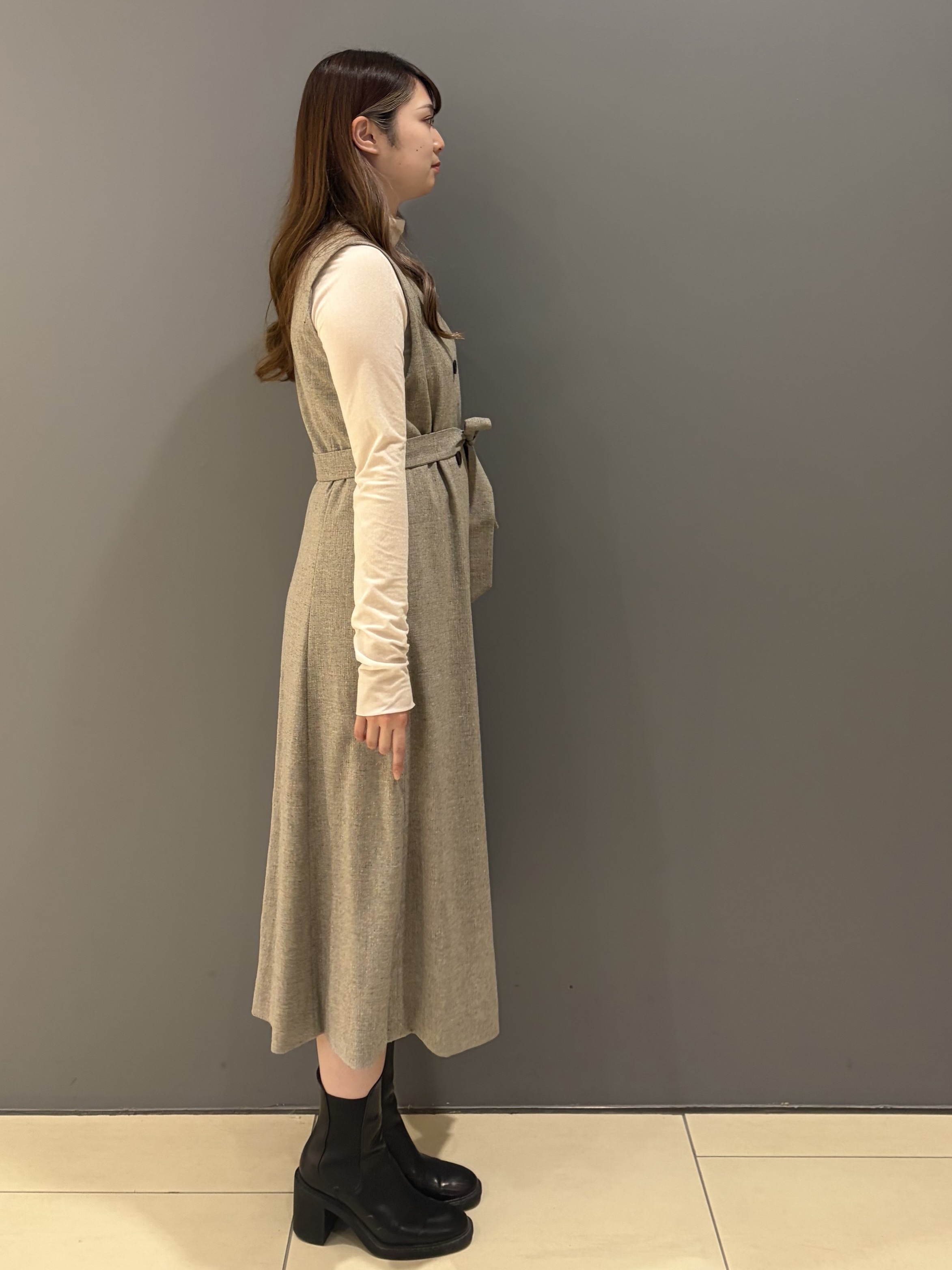 miさんの「UNTITLED｜【重ね着レイヤード】シアーベロアハイネックトップス」を使ったコーディネート