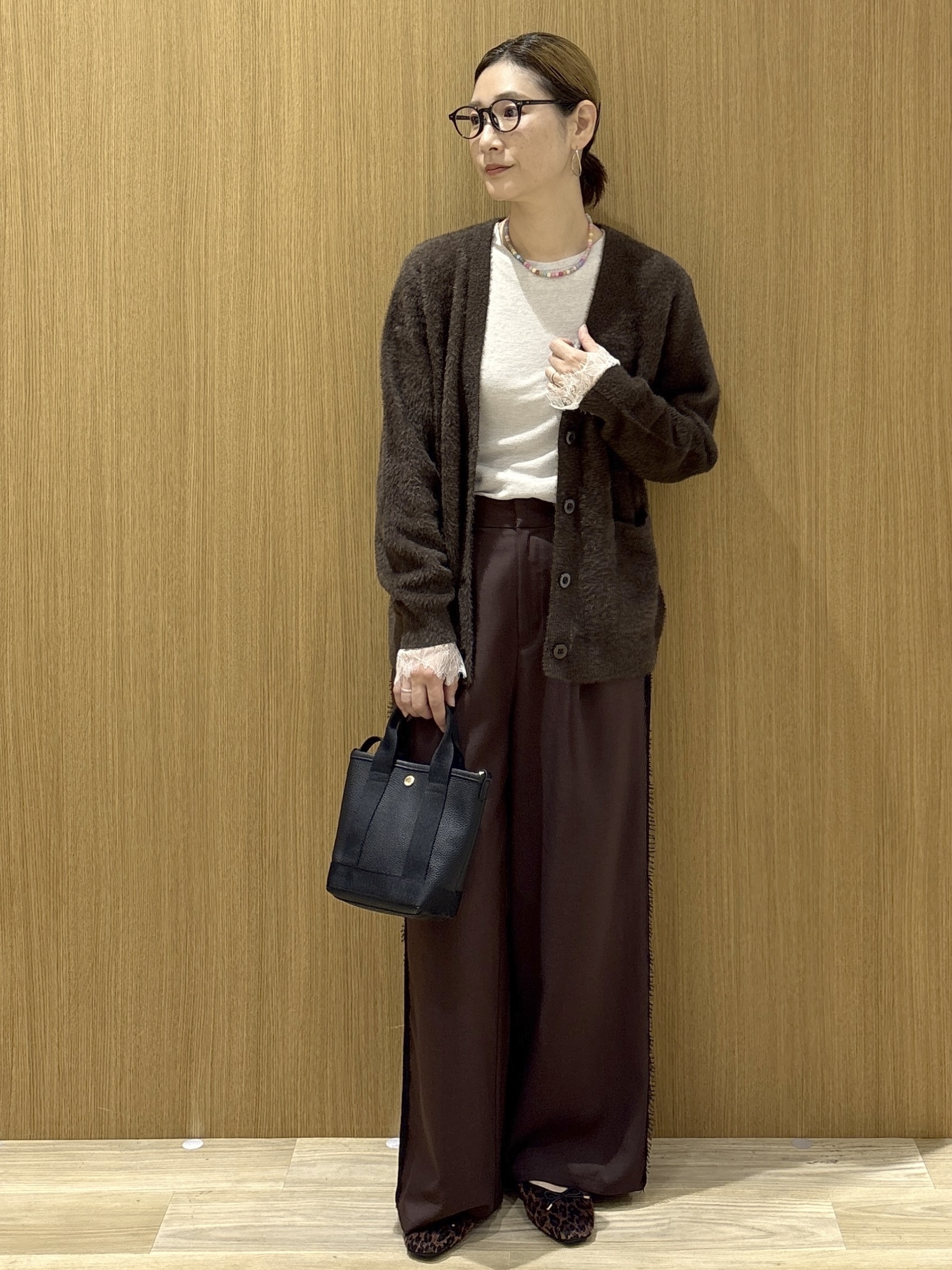 たけねぇさんの「OPAQUE.CLIP｜フェザーヤーンVネックニットカーディガン【洗濯機OK】」を使ったコーディネート