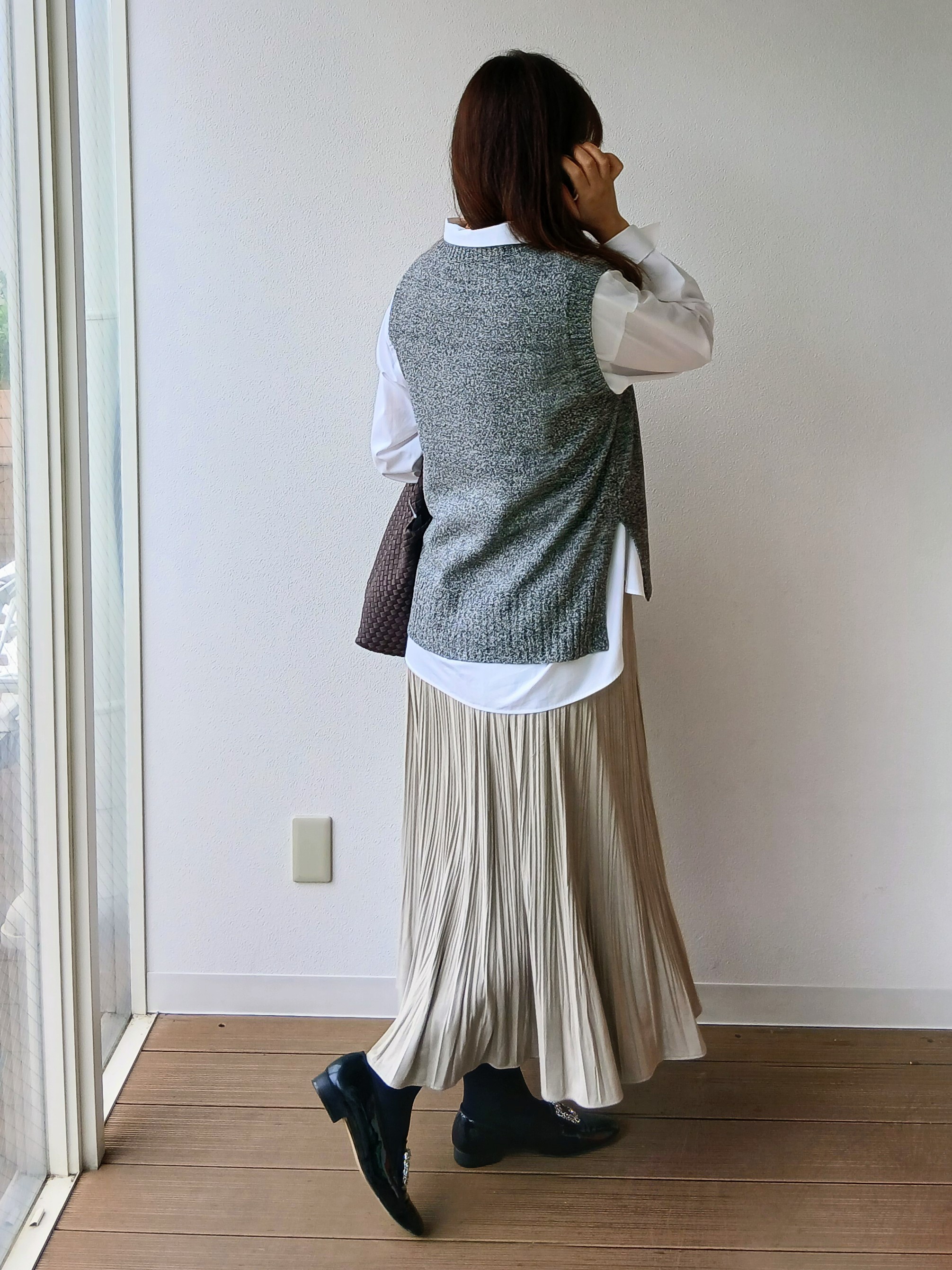 なみきさんの「UNTITLED｜【5色展開/手洗い可】ローシルクウールニットベスト」を使ったコーディネート