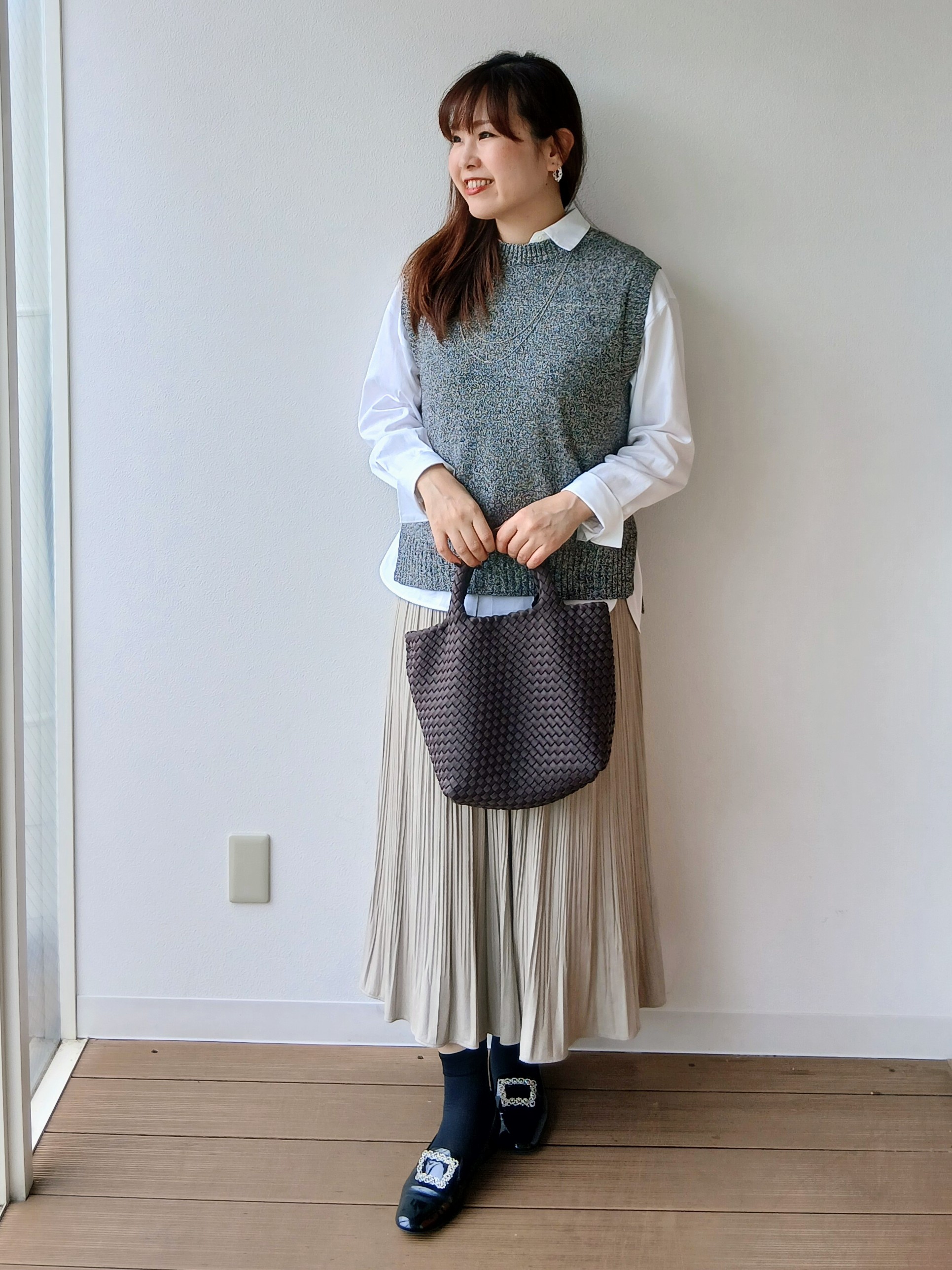 なみきさんの「UNTITLED｜【5色展開/手洗い可】ローシルクウールニットベスト」を使ったコーディネート
