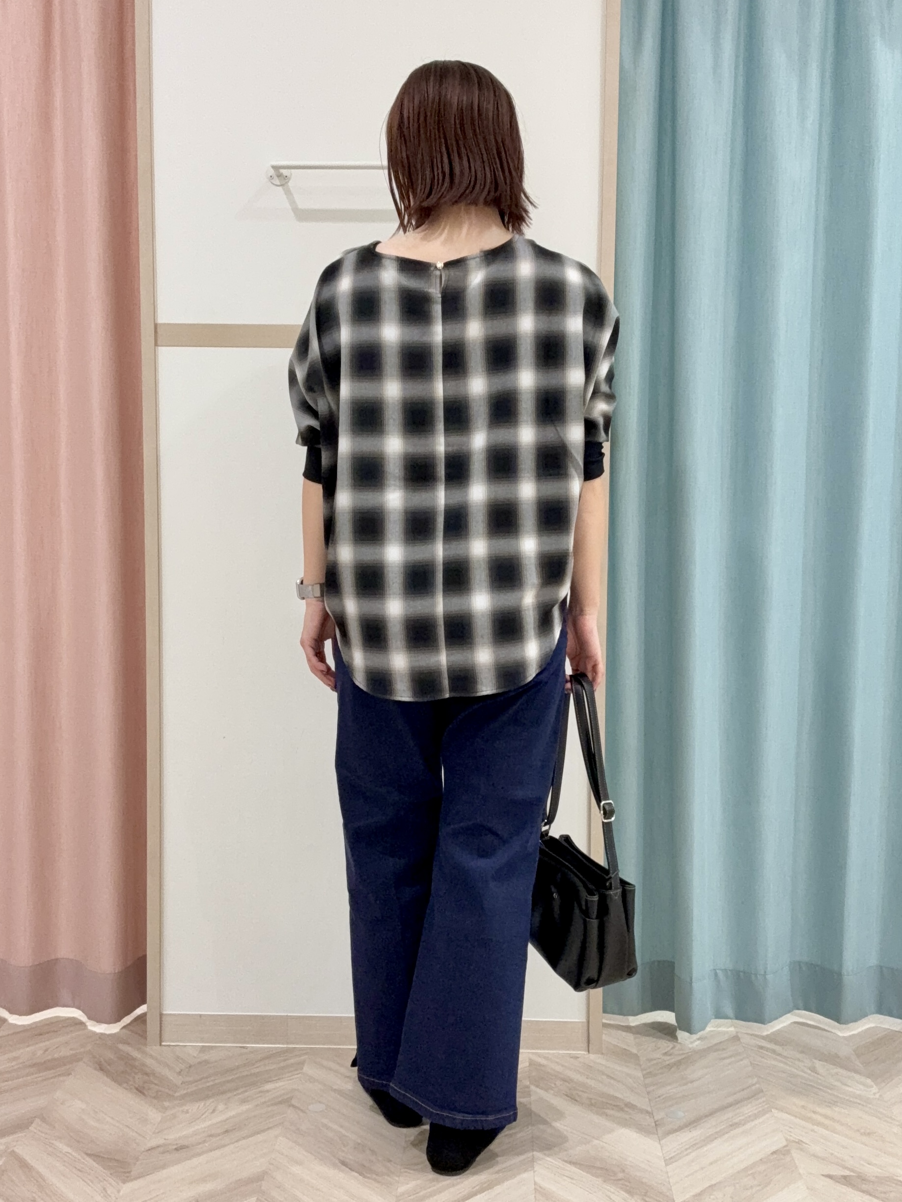 kさんの「SHOO･LA･RUE｜【着丈選べる/洗濯後しわになりにくい】インせず着られる ドルマンブラウス」を使ったコーディネート