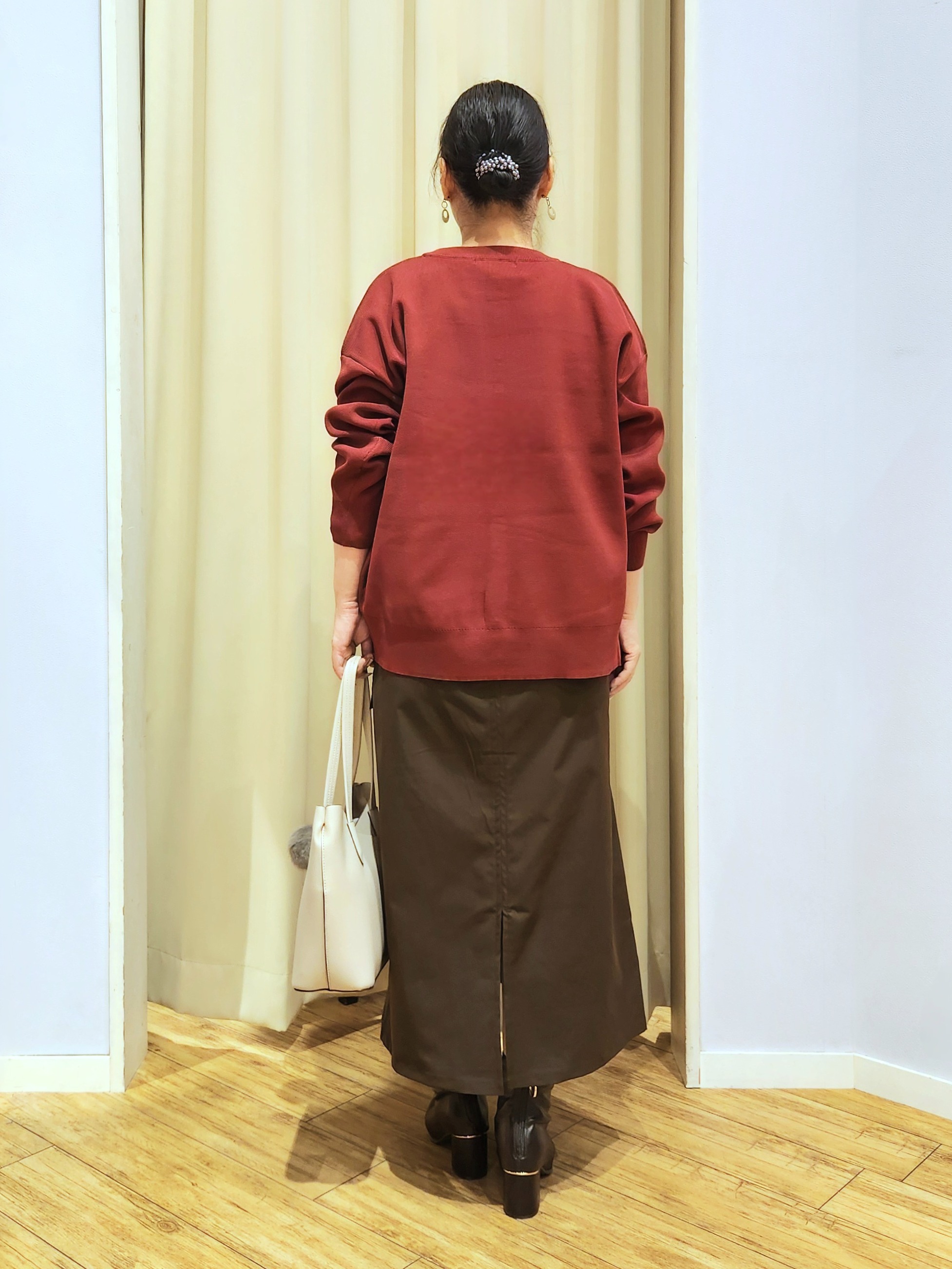 くまさんの「SHOO･LA･RUE｜【セットアップ可/洗濯機可】軽やかに羽織れる スポンディッシュ ニットカーディガン」を使ったコーディネート