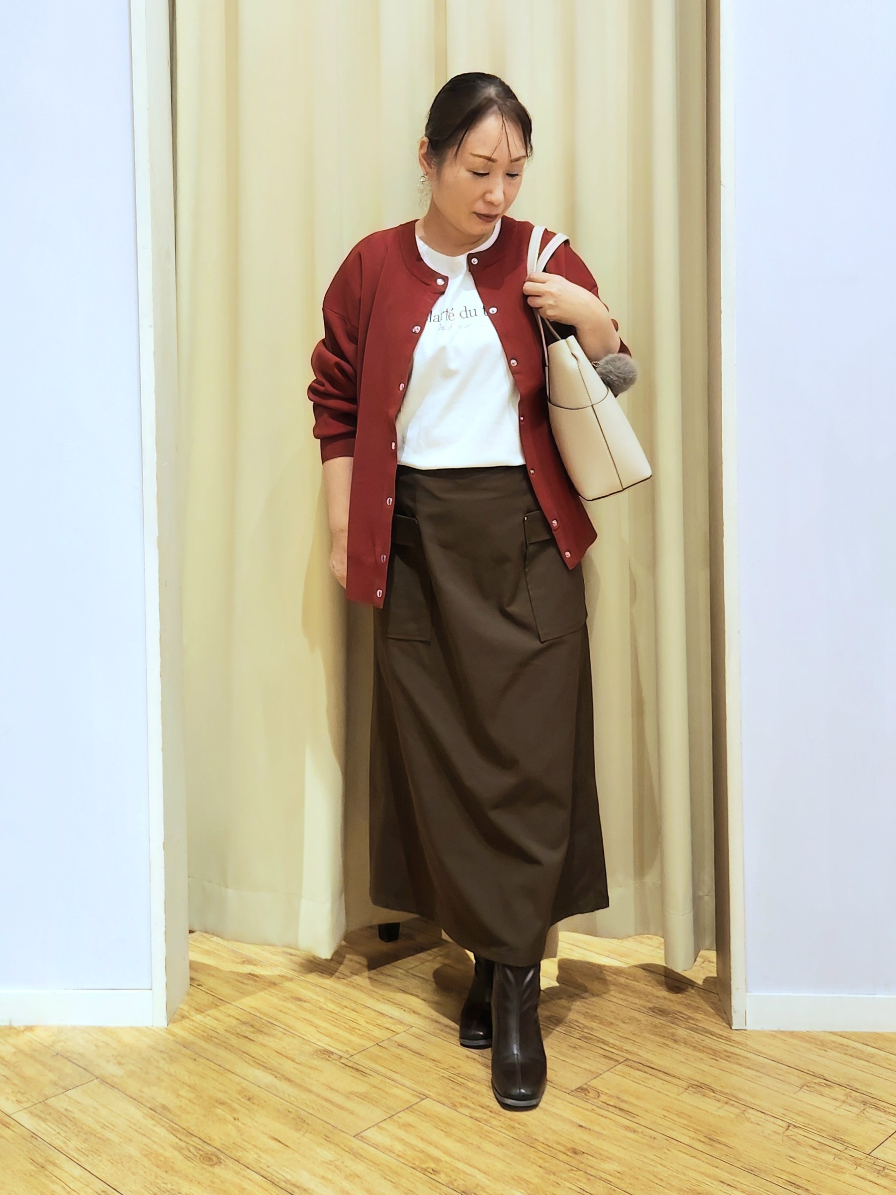 くまさんの「SHOO･LA･RUE｜【セットアップ可/洗濯機可】軽やかに羽織れる スポンディッシュ ニットカーディガン」を使ったコーディネート