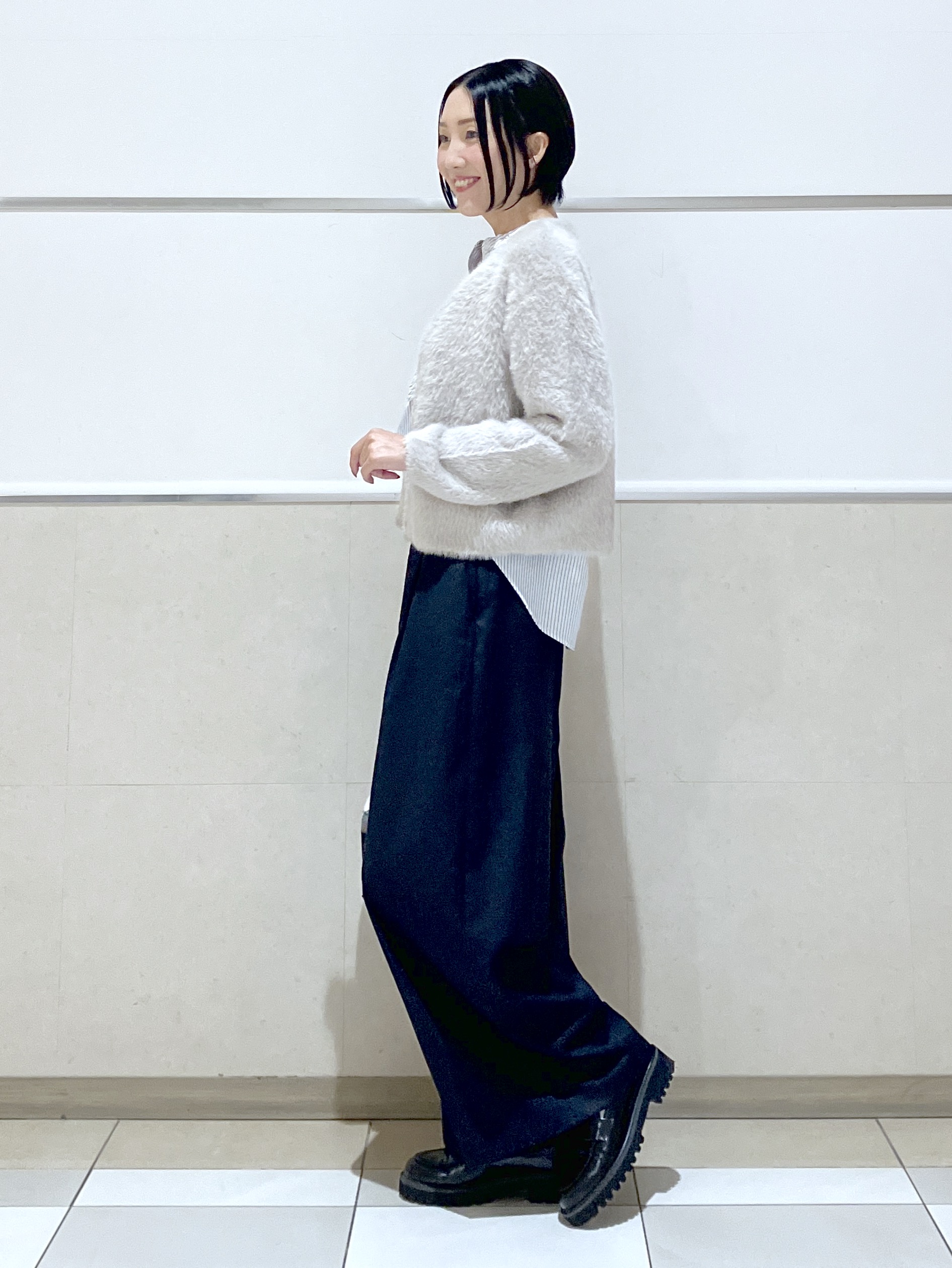eriko さんの「Dessin｜【高レビュー/洗える/7色展開】フロントフリルブラウス」を使ったコーディネート
