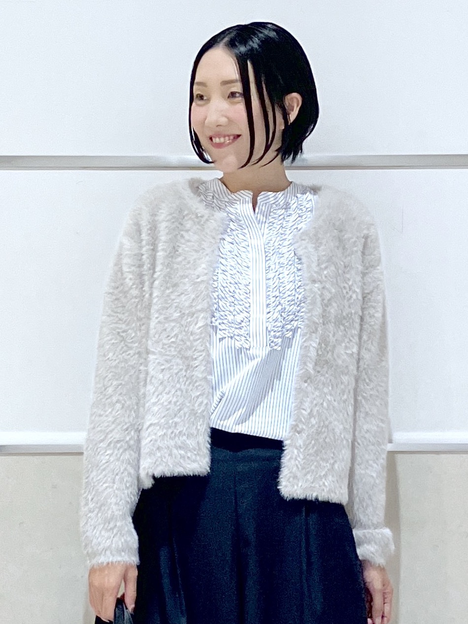 eriko さんの「Dessin｜【高レビュー/洗える/7色展開】フロントフリルブラウス」を使ったコーディネート