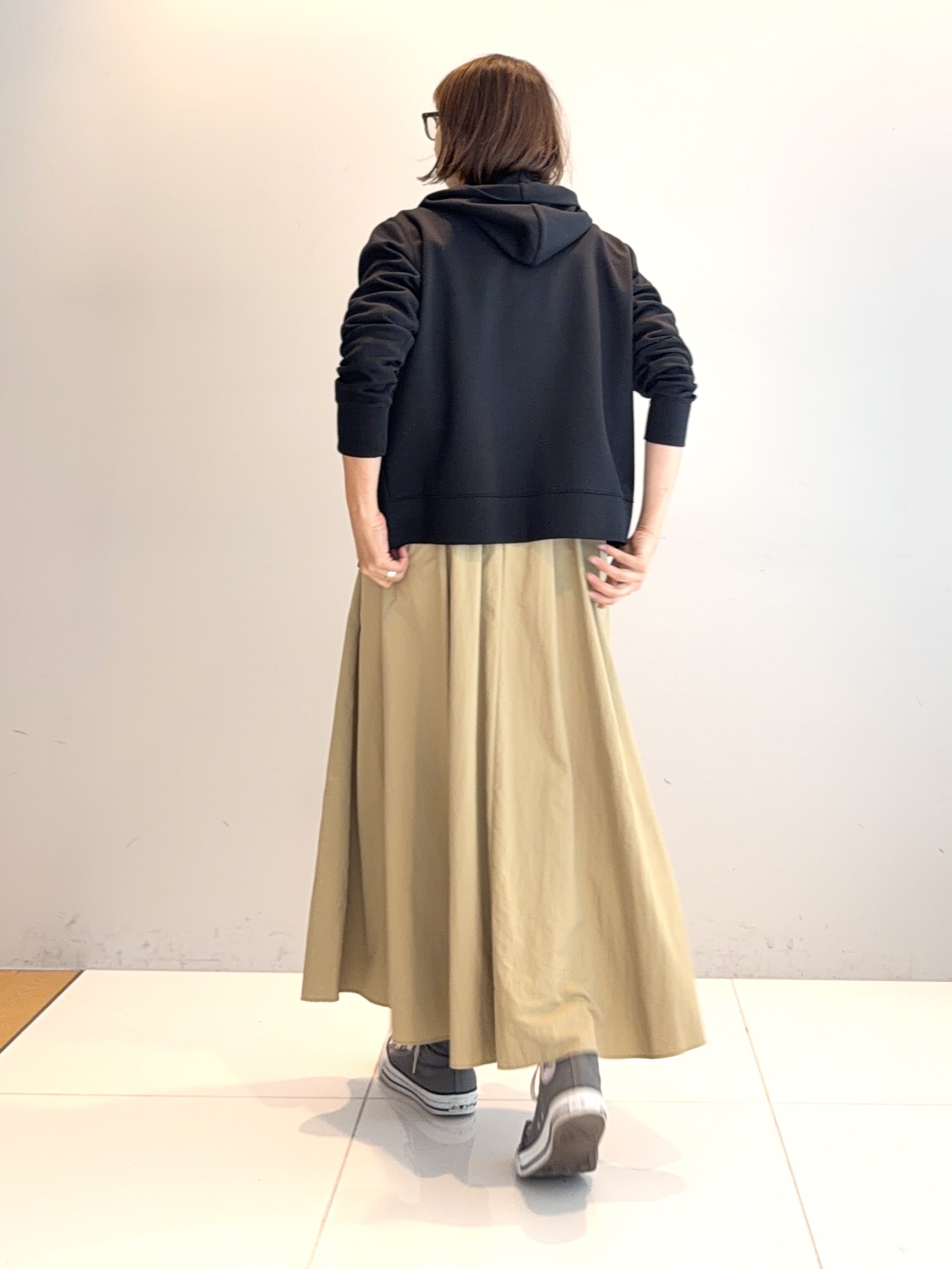 murayamaさんの「INDIVI｜【羽織りにも！/UVケア/着る日傘】ケープ風ブラウス」を使ったコーディネート
