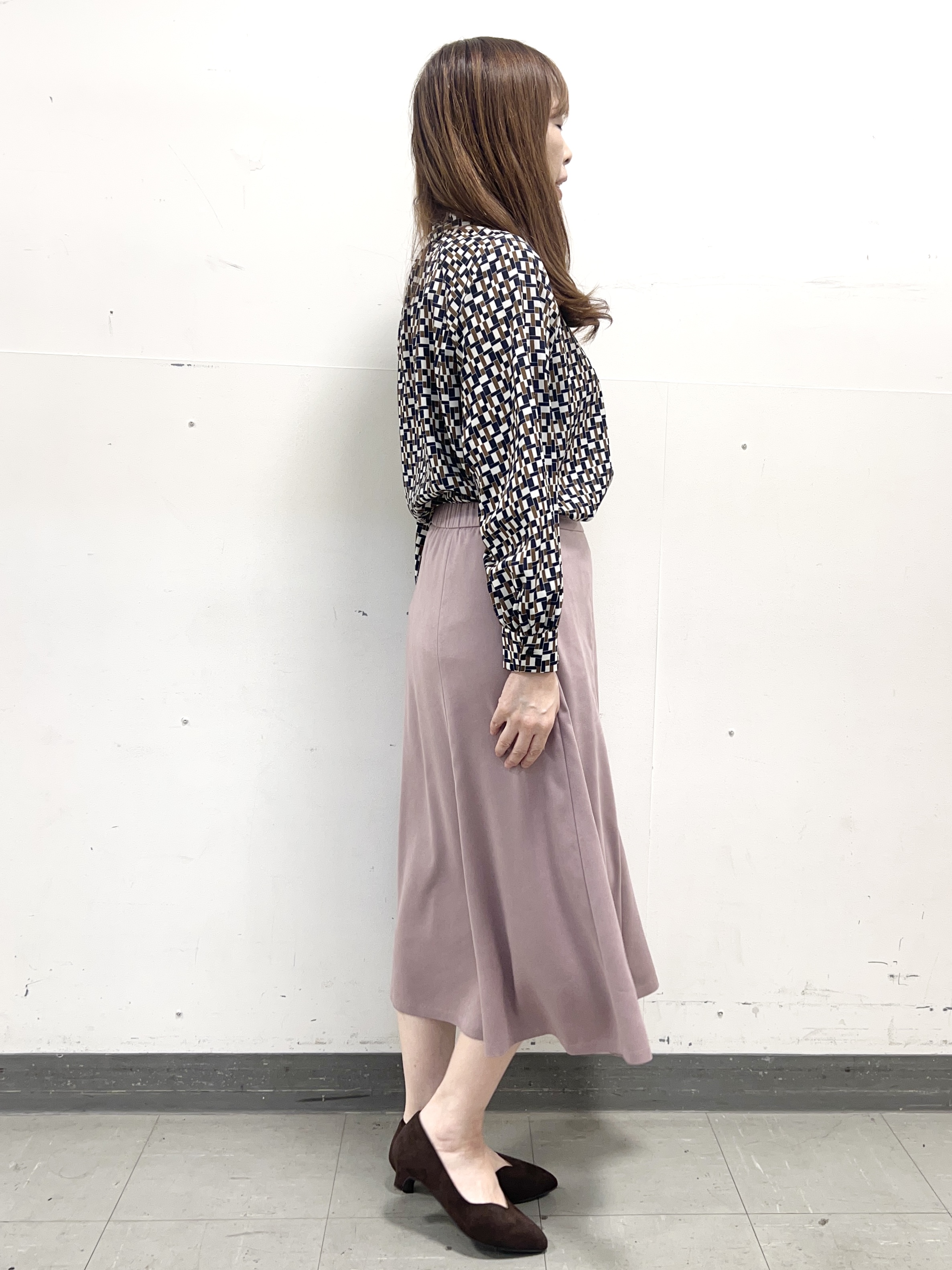 yuさんの「Reflect｜【SS-4Lサイズ／セットアップ】幾何柄プリント ボウタイデザインブラウス」を使ったコーディネート