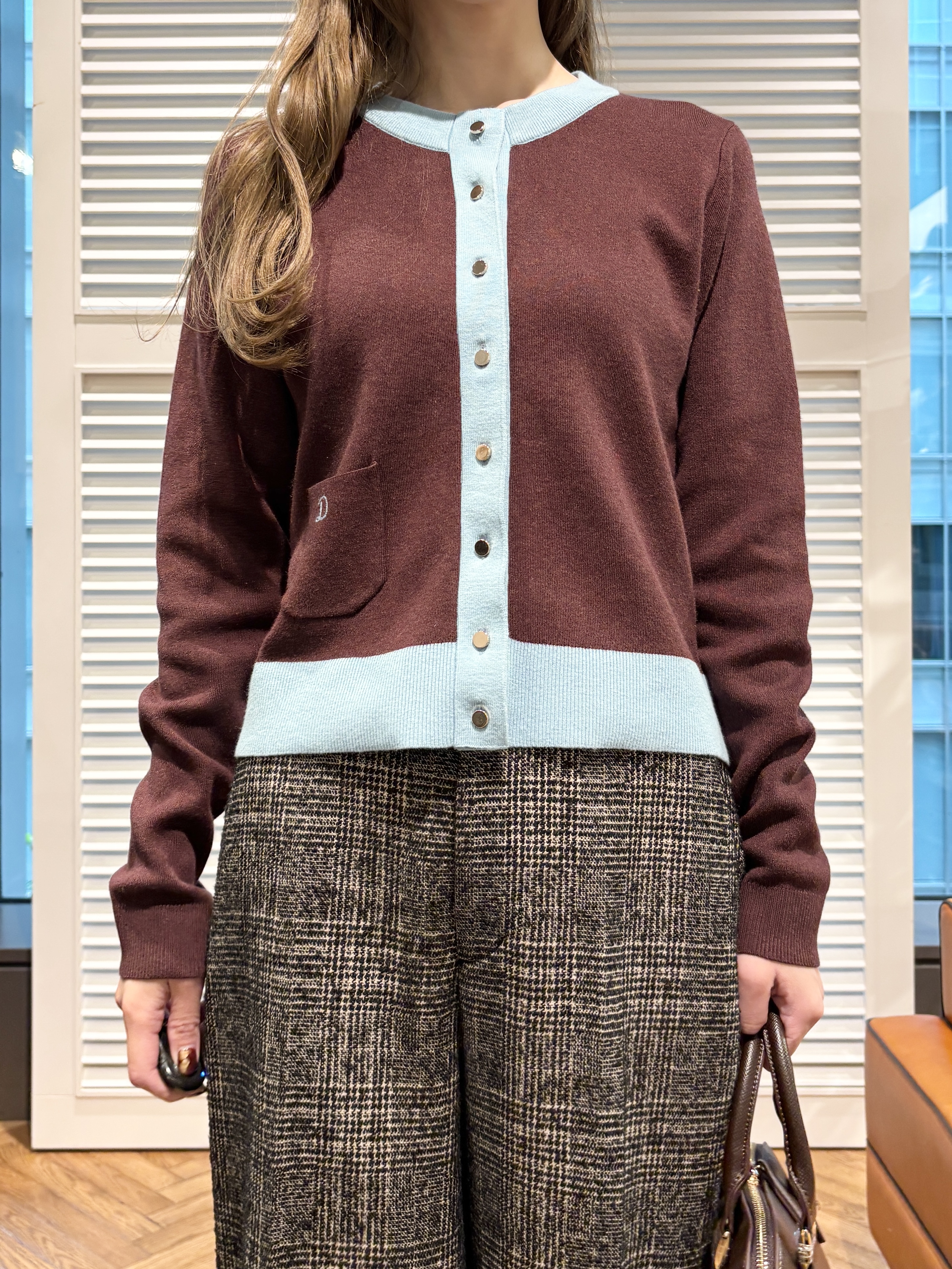 清水夏姫さんの「DRESSTERIOR｜【オケージョン対応】スタンドフリルシャツ」を使ったコーディネート