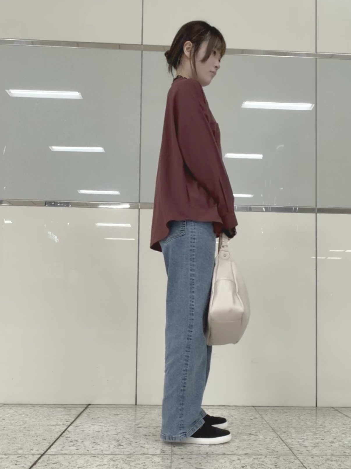 ひよりん⭐️さんの「SHOO･LA･RUE｜【洗濯後しわになりにくい/S-LL】こなれ見え ゆるっと キーネック金ボタンポケットシャツ」を使ったコーディネート