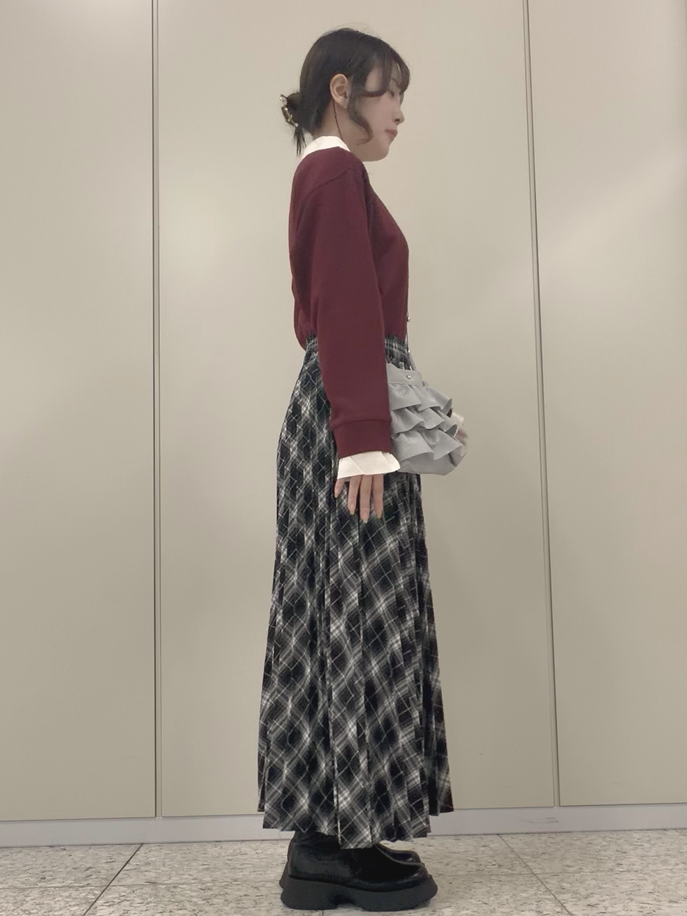 ひよりん⭐️さんの「SHOO･LA･RUE｜【S-LL/洗濯機可】一枚でレイヤード感が完成する シャツドッキング裏毛トップス」を使ったコーディネート