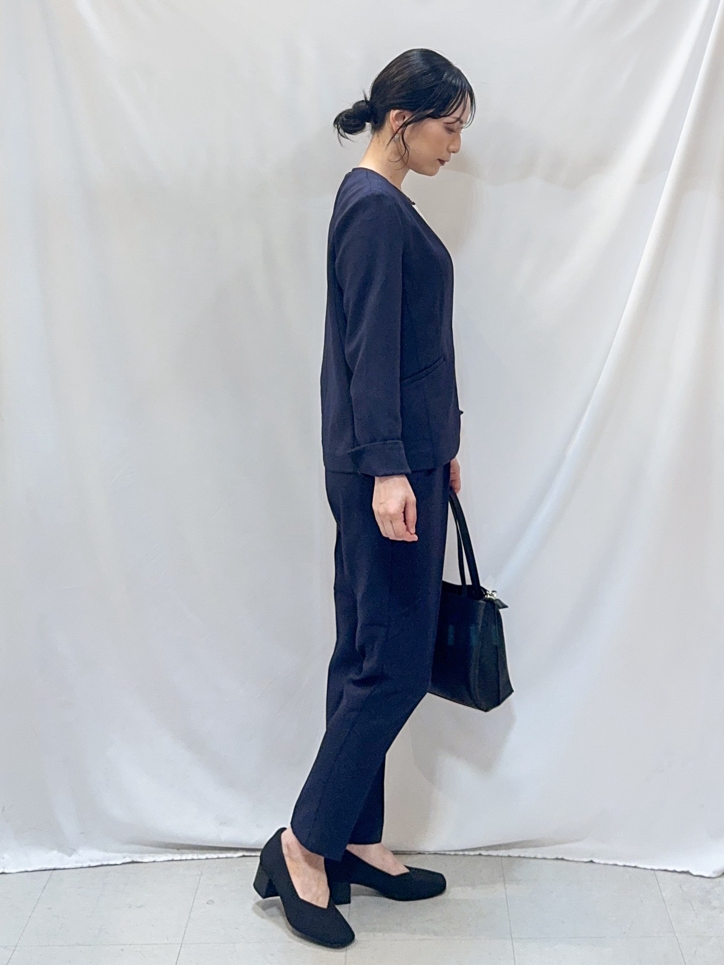 𝐇𝐢𝐫𝐨𝐦𝐢さんの「SHOO･LA･RUE｜【セットアップ可/通勤/洗濯機可/SS-LL】女性らしく決まる カラーレスジャケット」を使ったコーディネート