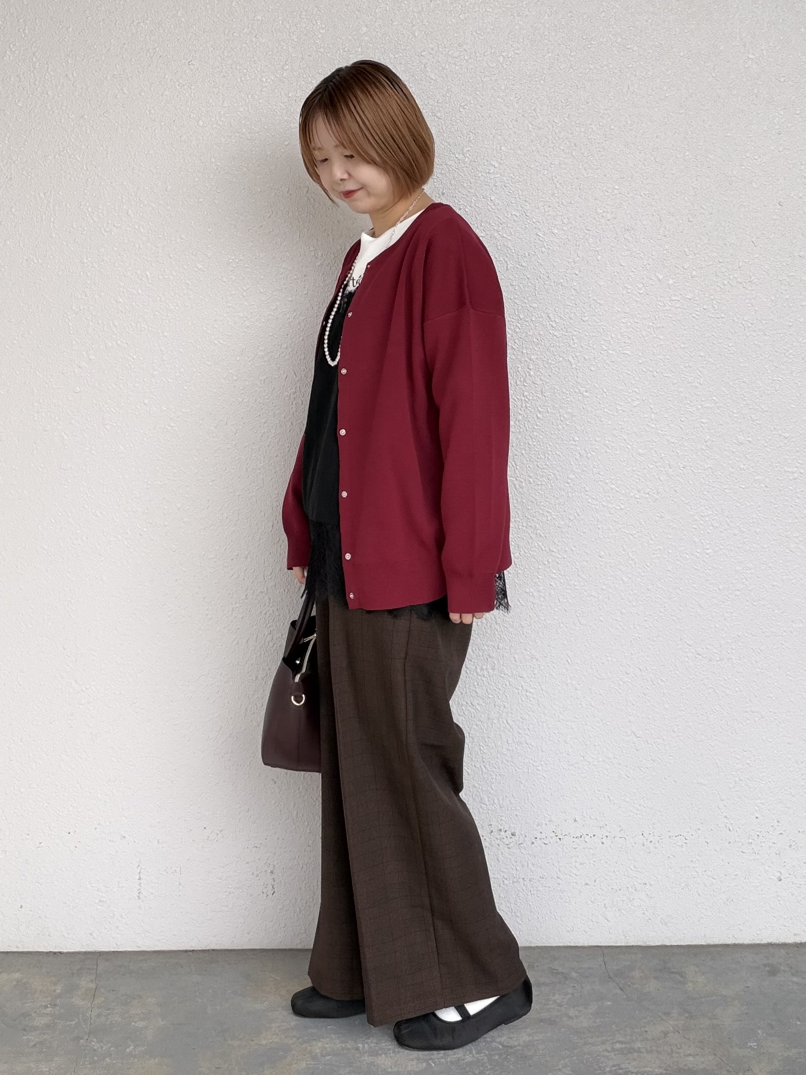 ひらしーさんの「SHOO･LA･RUE｜【セットアップ可/洗濯機可】軽やかに羽織れる スポンディッシュ ニットカーディガン」を使ったコーディネート