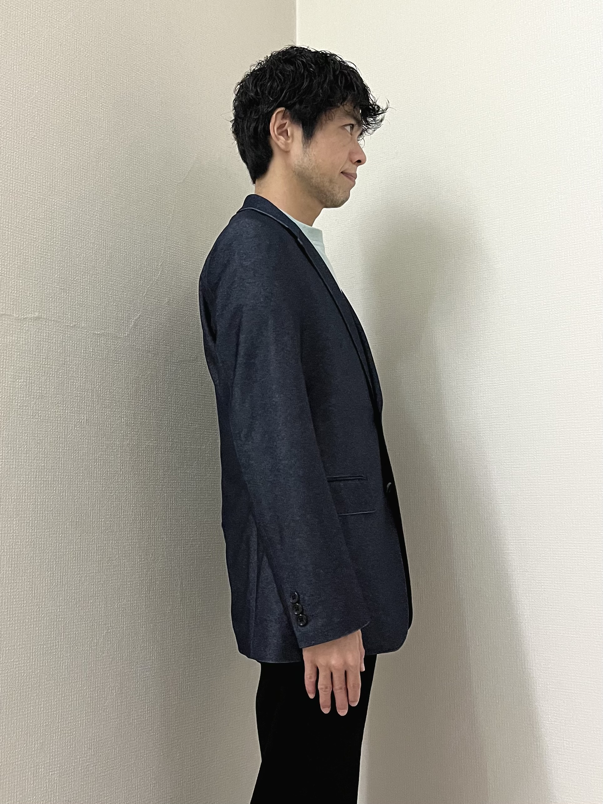 URAさんの「TAKEO KIKUCHI｜【360&deg;ストレッチ】デニムライクジャージ ジャケット」を使ったコーディネート