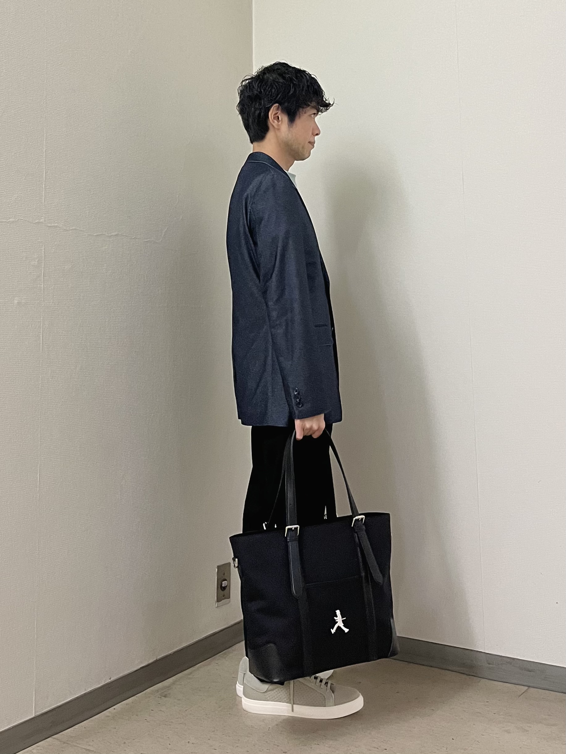 URAさんの「TAKEO KIKUCHI｜【360&deg;ストレッチ】デニムライクジャージ ジャケット」を使ったコーディネート