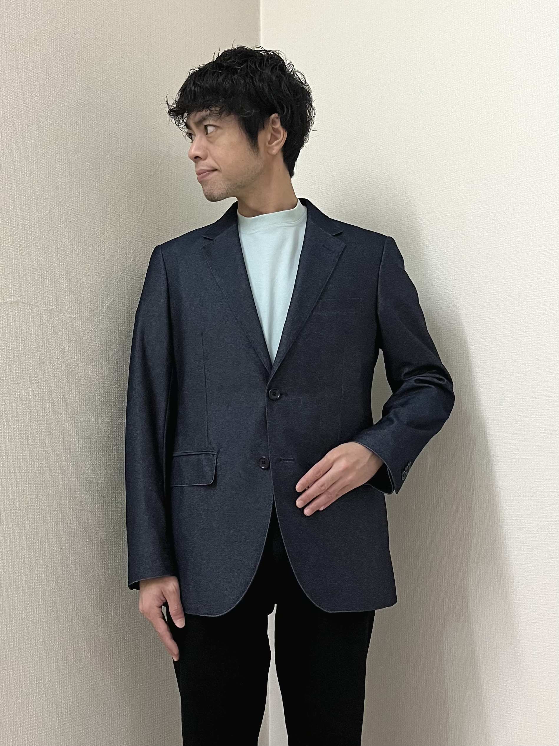 URAさんの「TAKEO KIKUCHI｜【360&deg;ストレッチ】デニムライクジャージ ジャケット」を使ったコーディネート