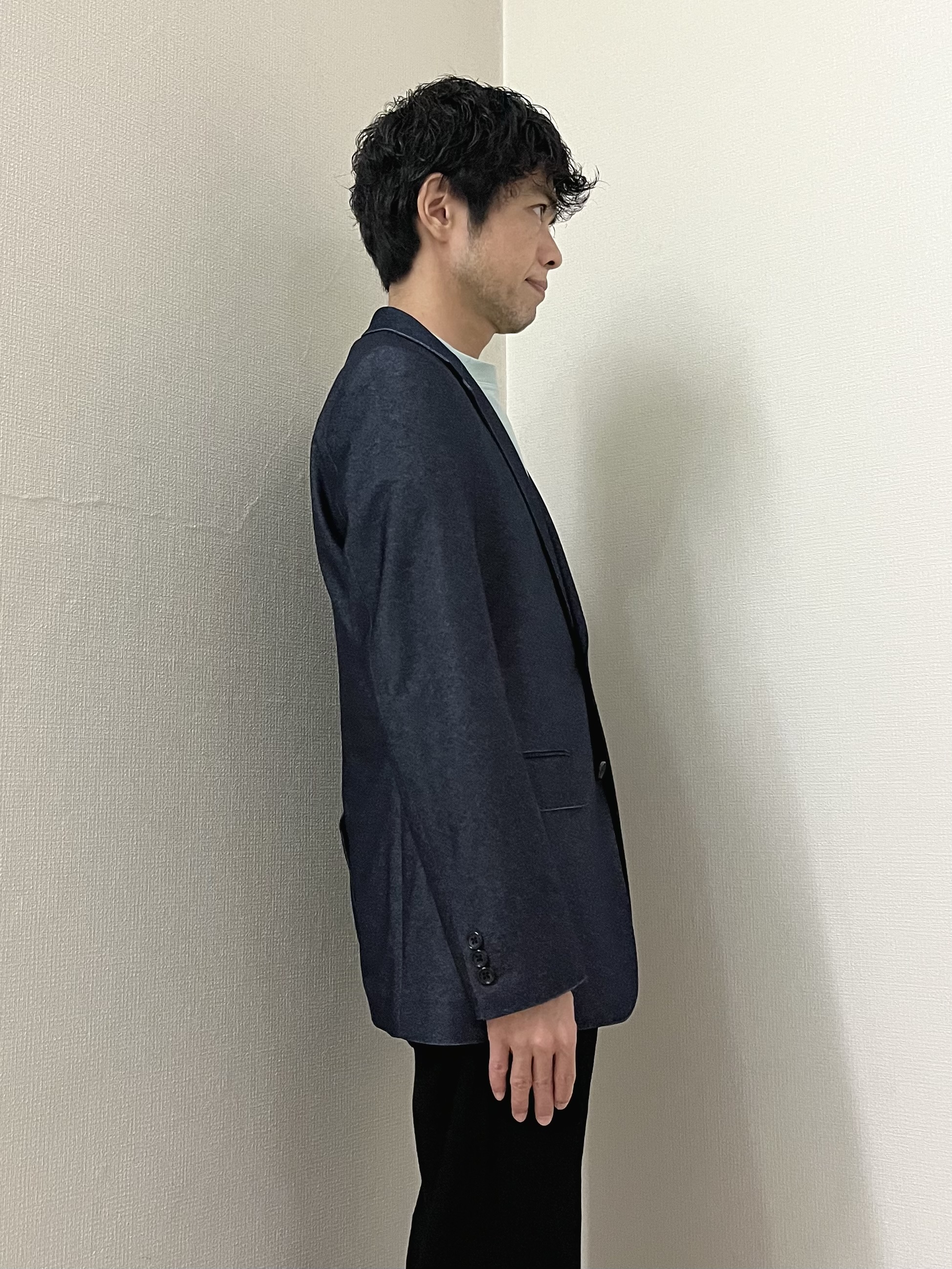 URAさんの「TAKEO KIKUCHI｜【360&deg;ストレッチ】デニムライクジャージ ジャケット」を使ったコーディネート