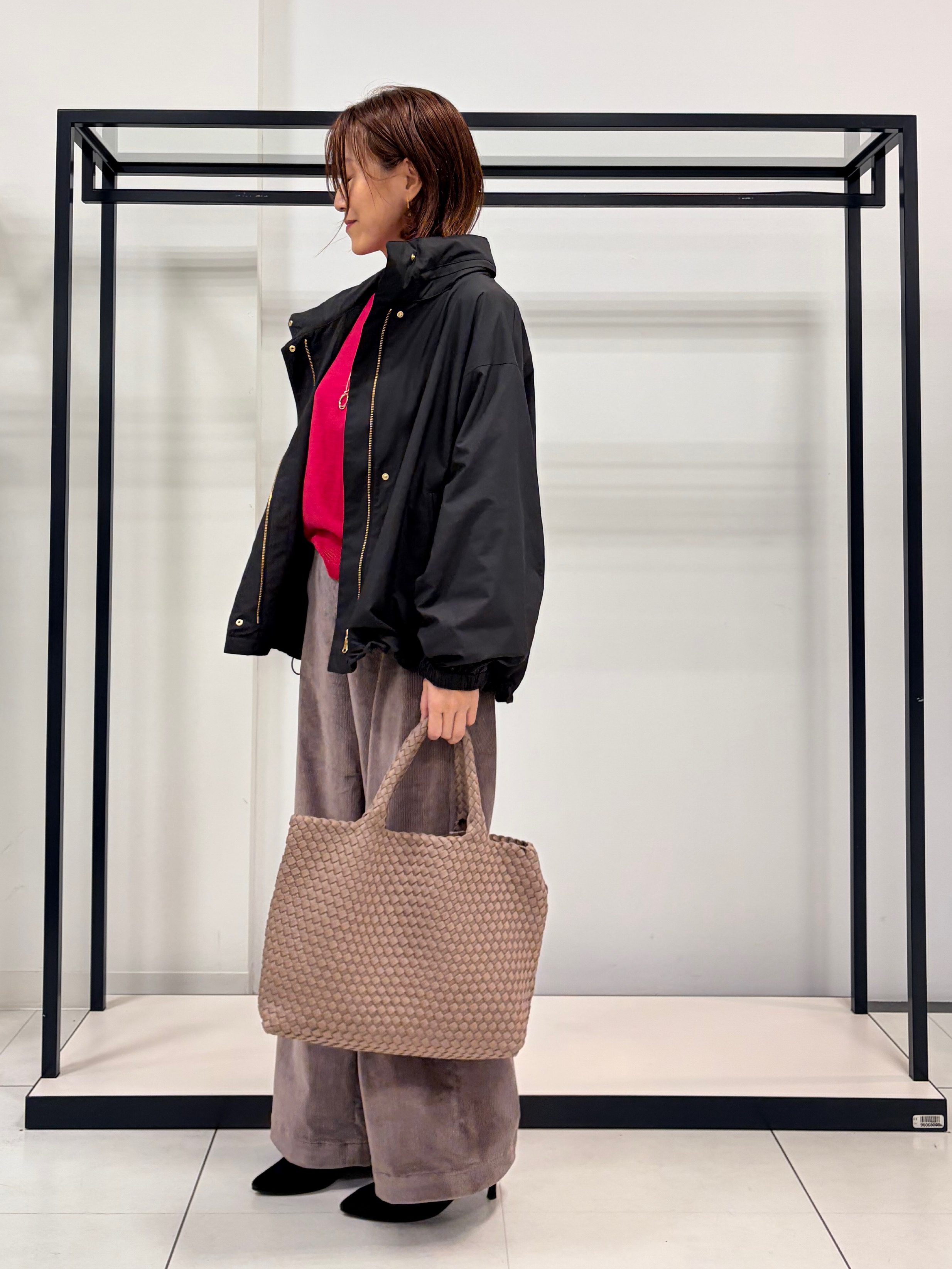 Mikiさんの「UNTITLED｜【大人の抜け感/8色展開】ボリュームスリーブニットプルオーバー」を使ったコーディネート