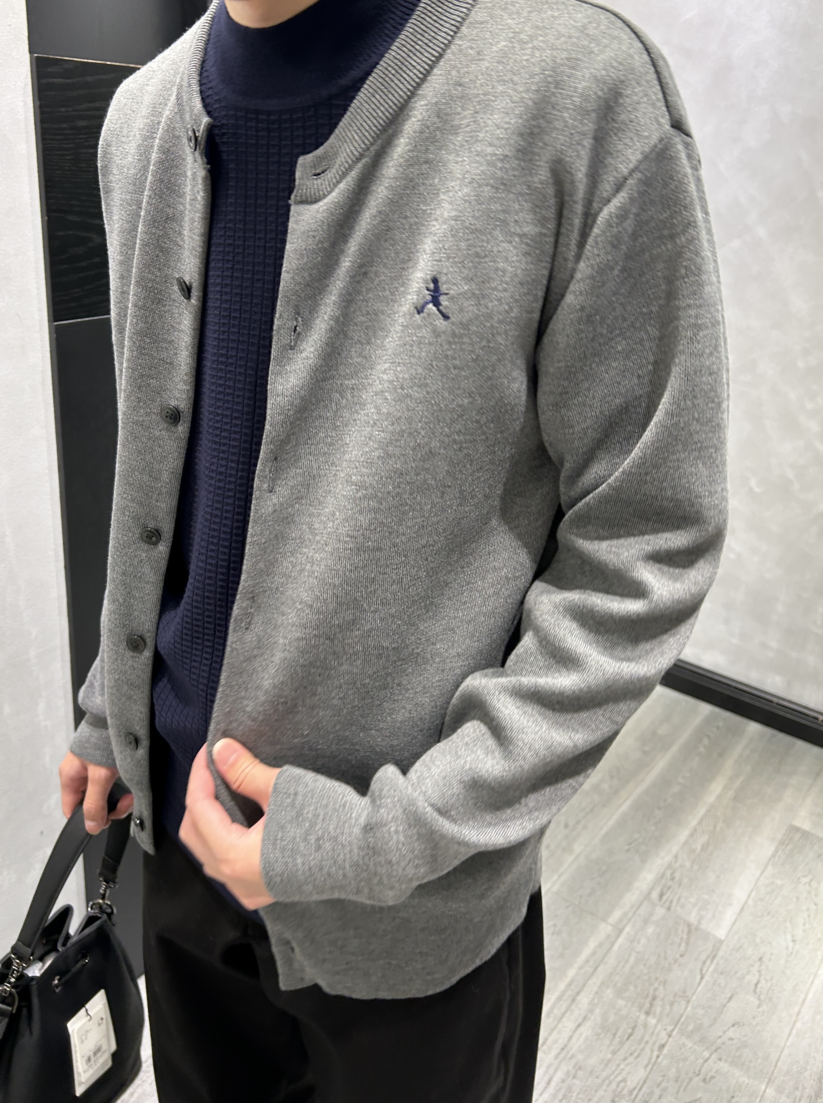 ruiさんの「TAKEO KIKUCHI｜【BOWLER HAT LABEL】日本製クルーネックカーディガン」を使ったコーディネート