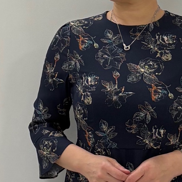 hIさんの「COUP DE CHANCE｜【手洗い可／日本製】花柄ワンピース」を使ったコーディネート