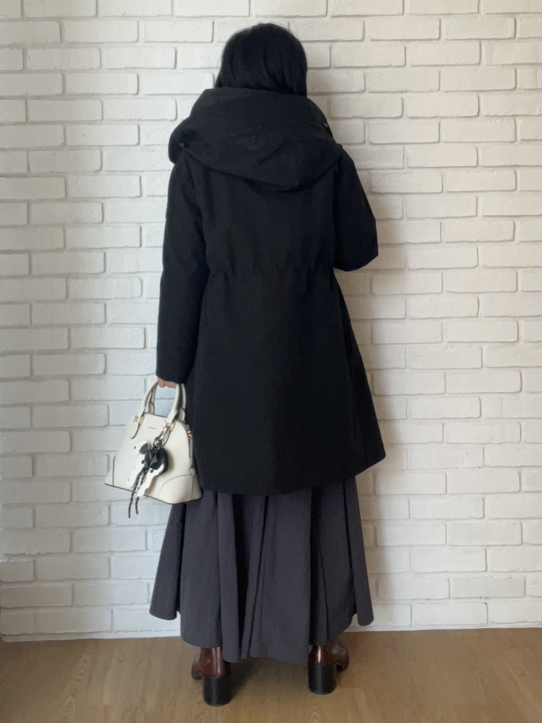 misaさんの「DRESSTERIOR｜モノトーンドッグチャーム」を使ったコーディネート