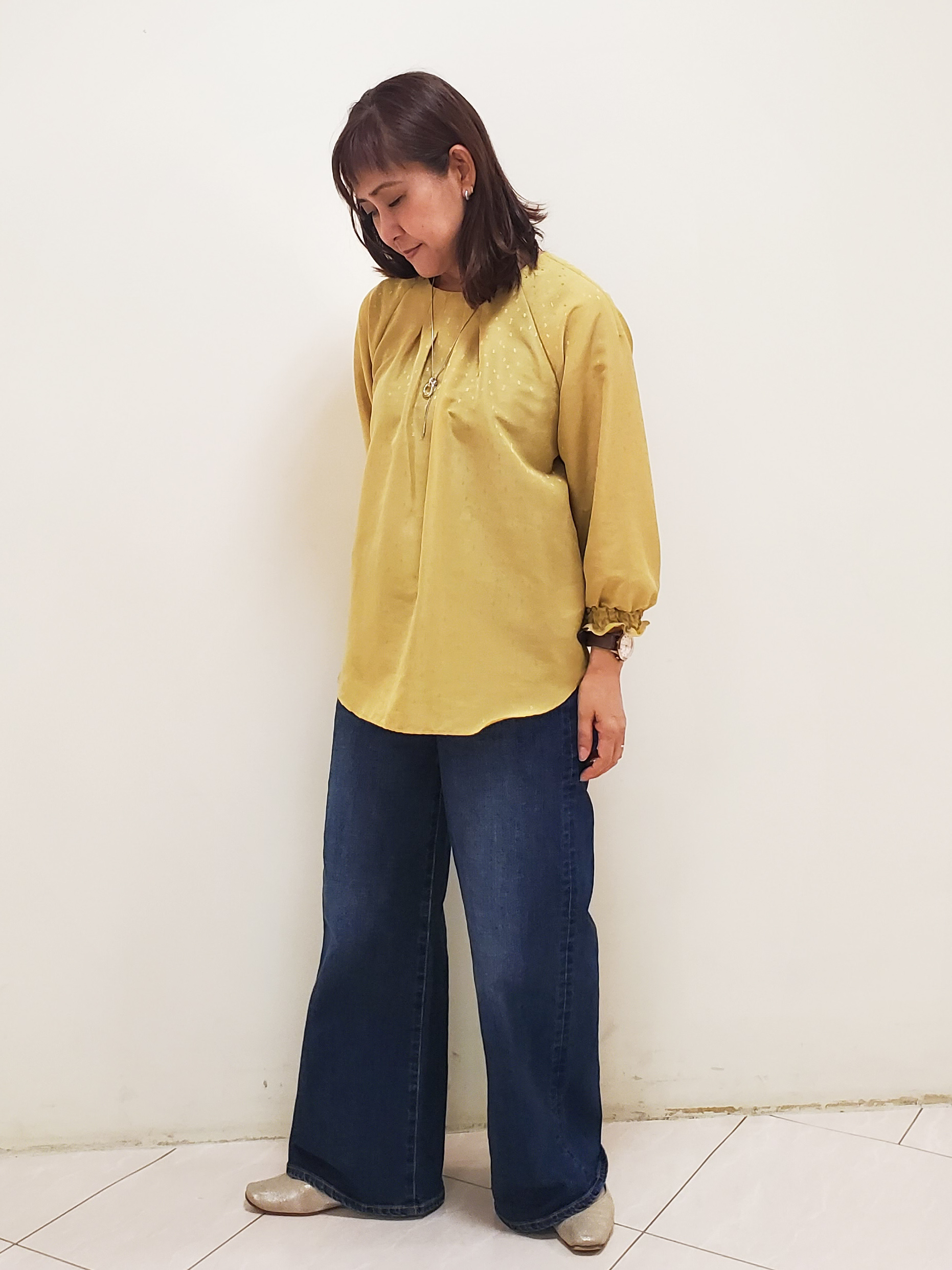 Shiosioさんの「Reflect｜タックデザイン ラグランスリーブブラウス」を使ったコーディネート