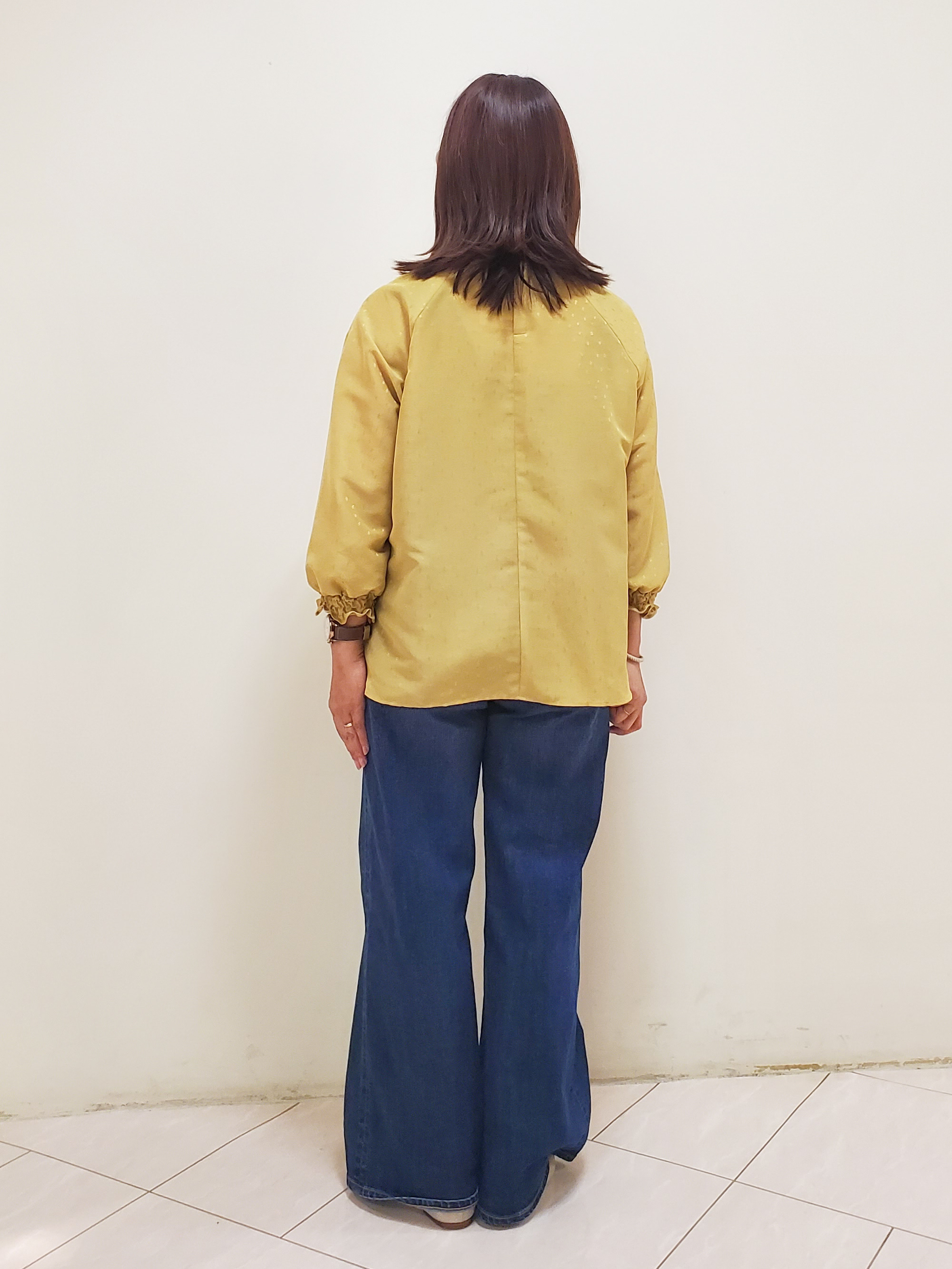 Shiosioさんの「Reflect｜タックデザイン ラグランスリーブブラウス」を使ったコーディネート