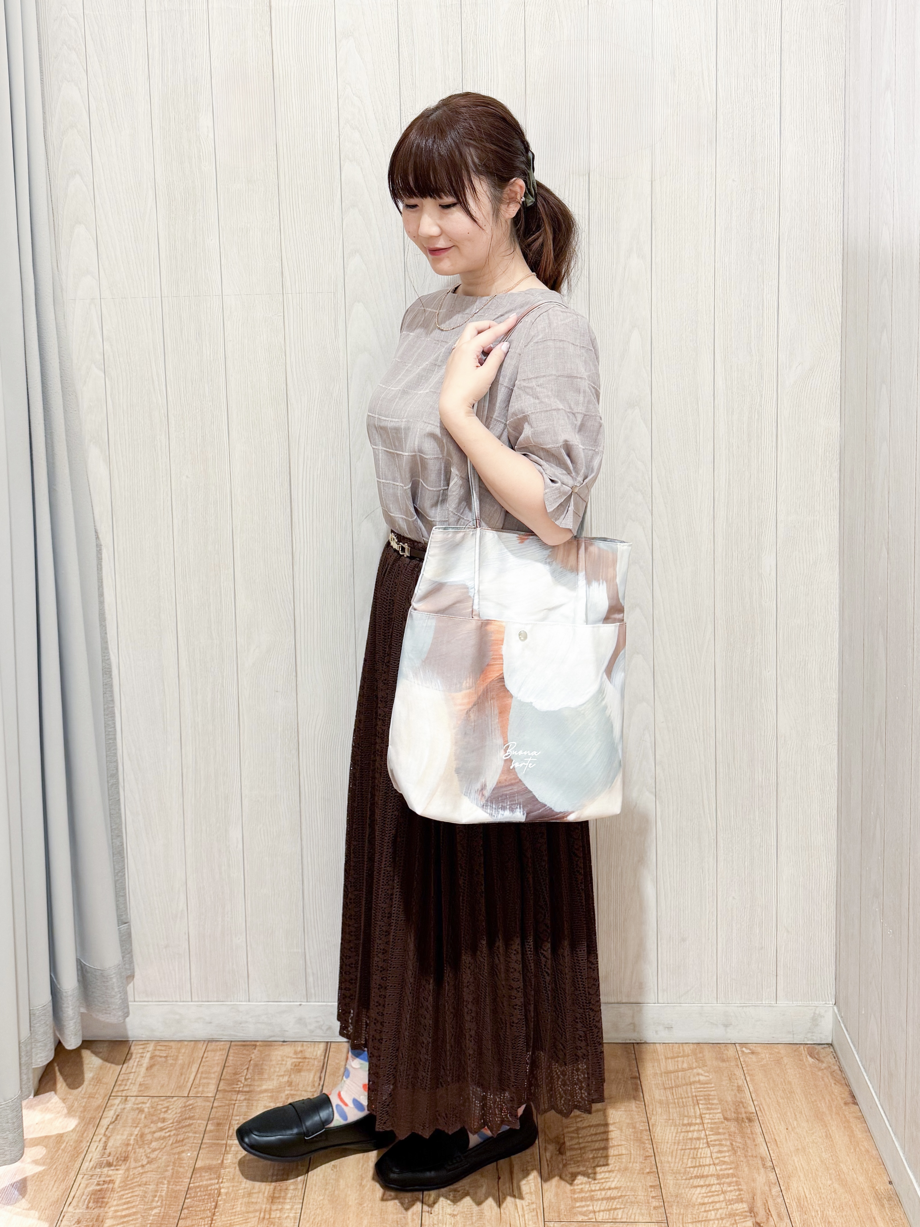 愛さんの「SHOO･LA･RUE｜【セットアップ可/S-LL】1枚で秋気分 モールチェックタックスリーブ ブラウス」を使ったコーディネート