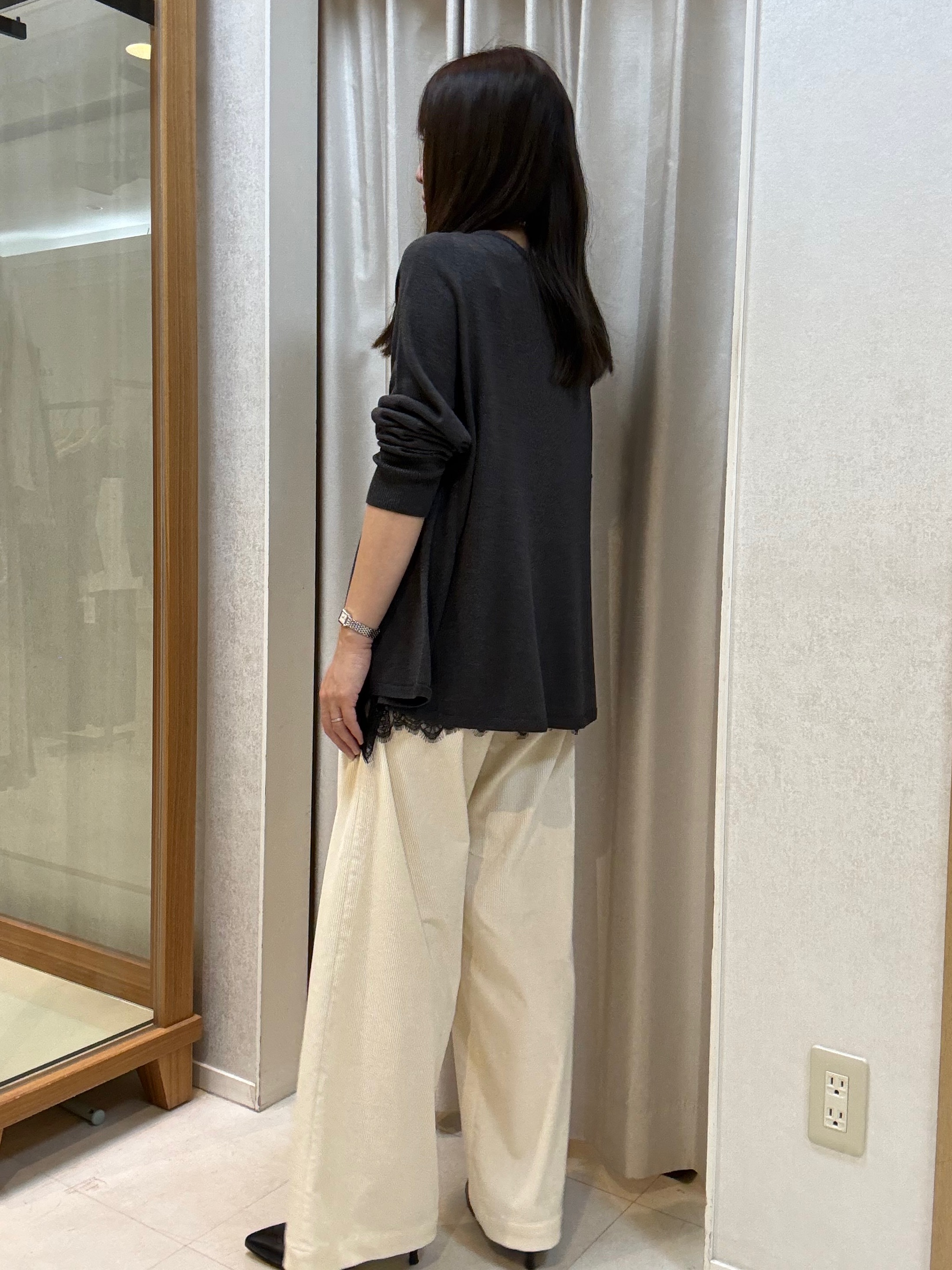 kanaさんの「UNTITLED｜【きれいに体型カバー/8色展開】Aラインシルエットニットプルオーバー」を使ったコーディネート
