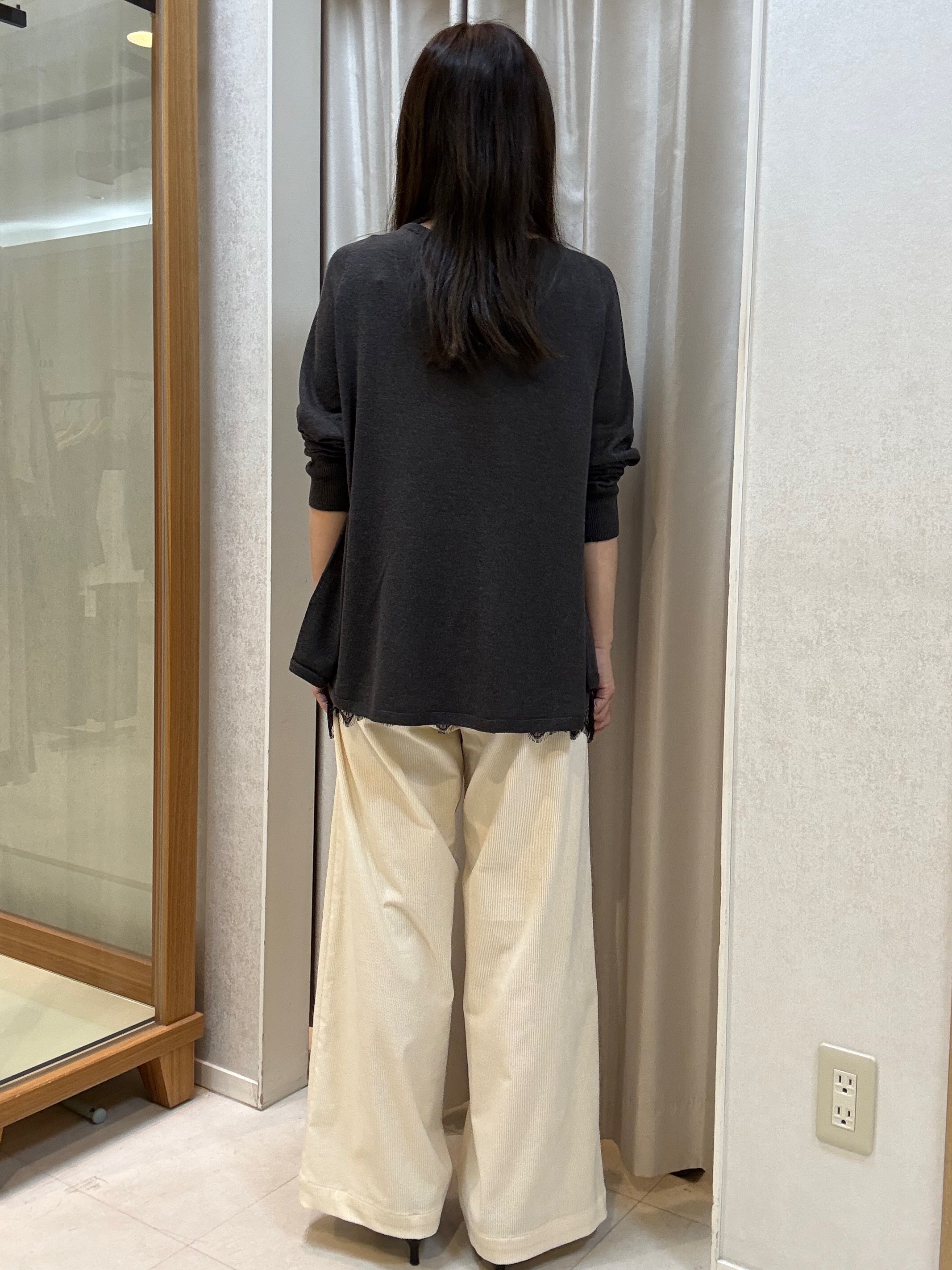 kanaさんの「UNTITLED｜【きれいに体型カバー/8色展開】Aラインシルエットニットプルオーバー」を使ったコーディネート