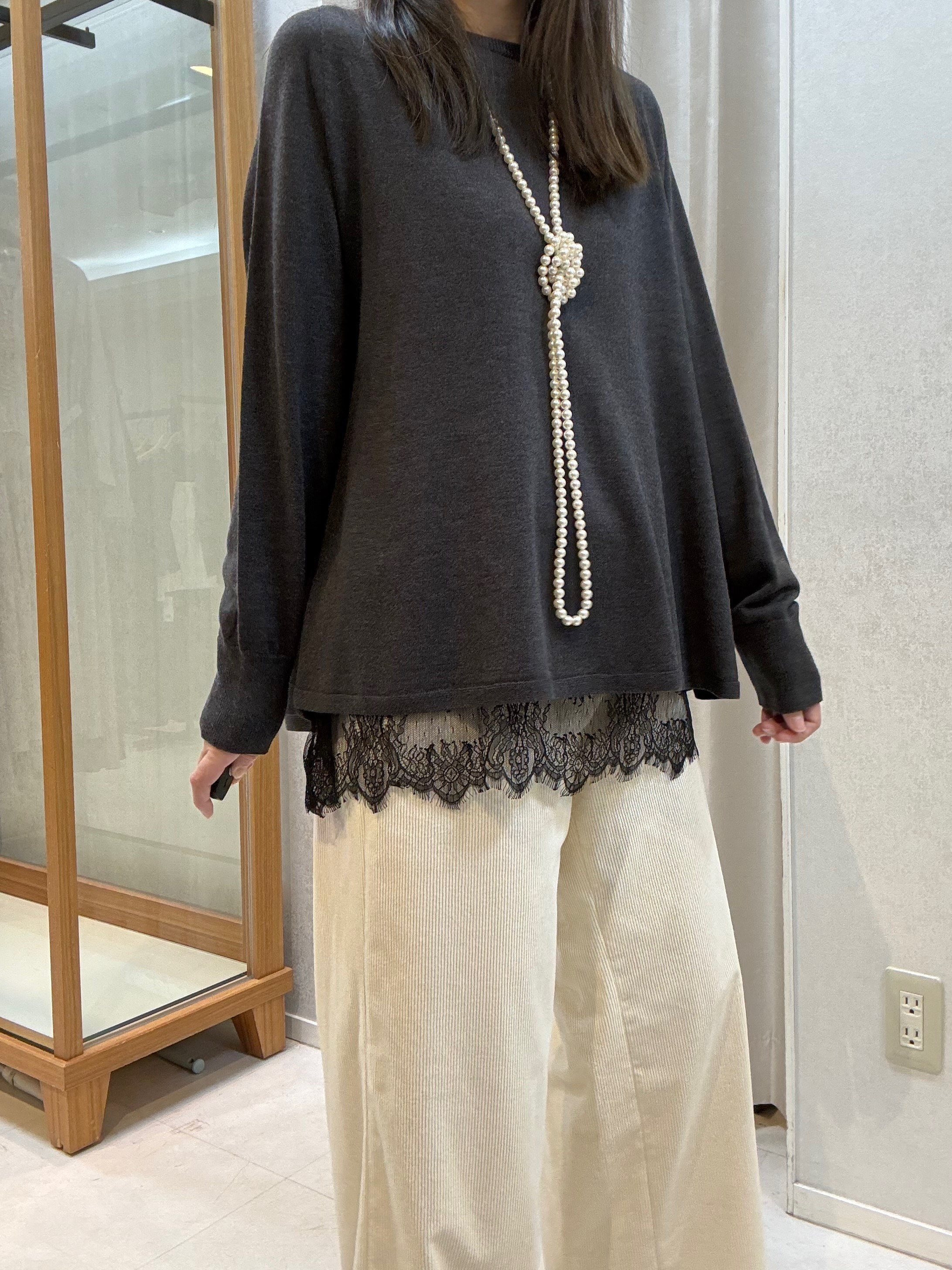 kanaさんの「UNTITLED｜【きれいに体型カバー/8色展開】Aラインシルエットニットプルオーバー」を使ったコーディネート