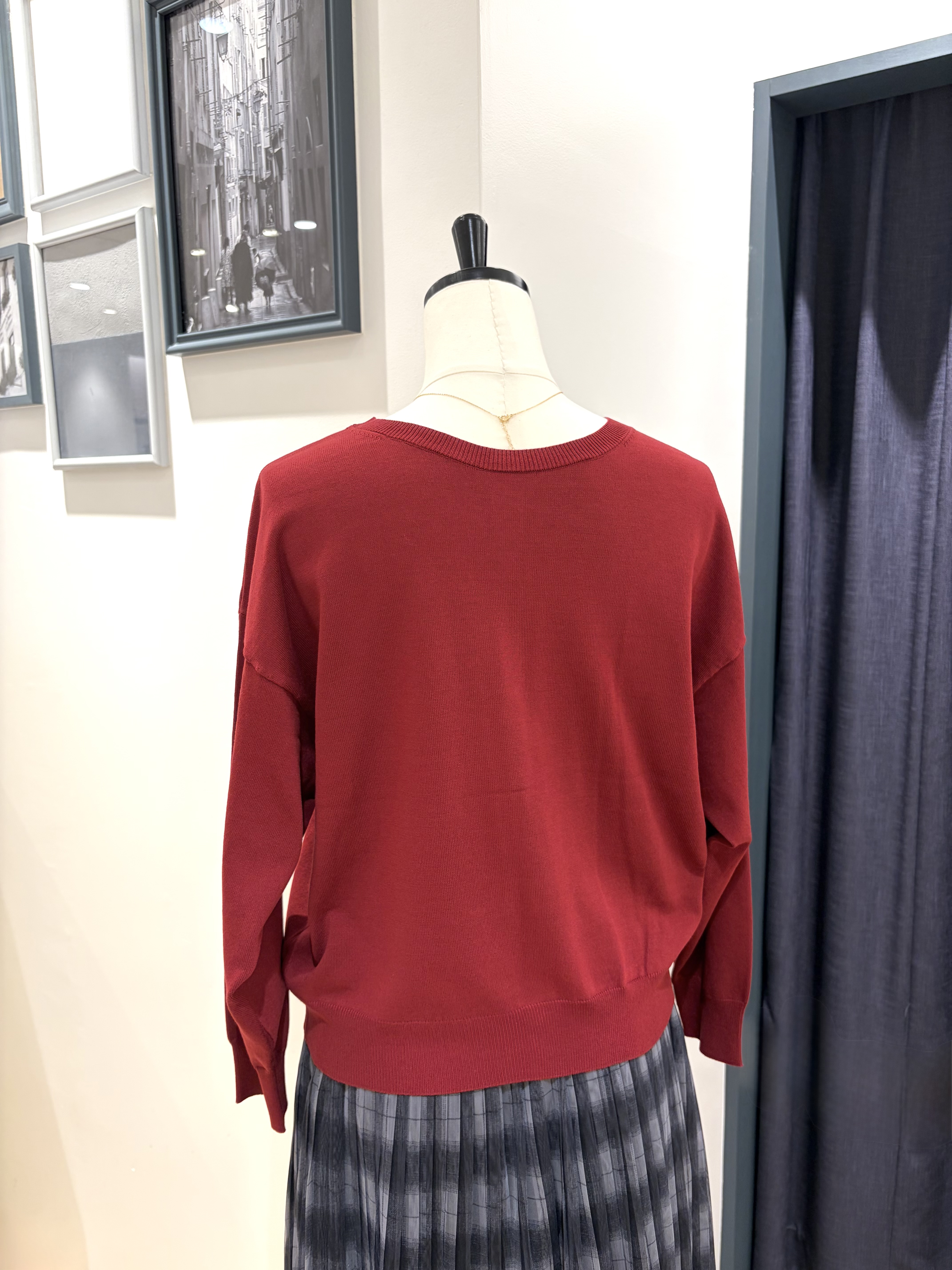 kikiさんの「grove｜【前後2WAY】さりげなく、上品にきらめく ニットカーディガン」を使ったコーディネート