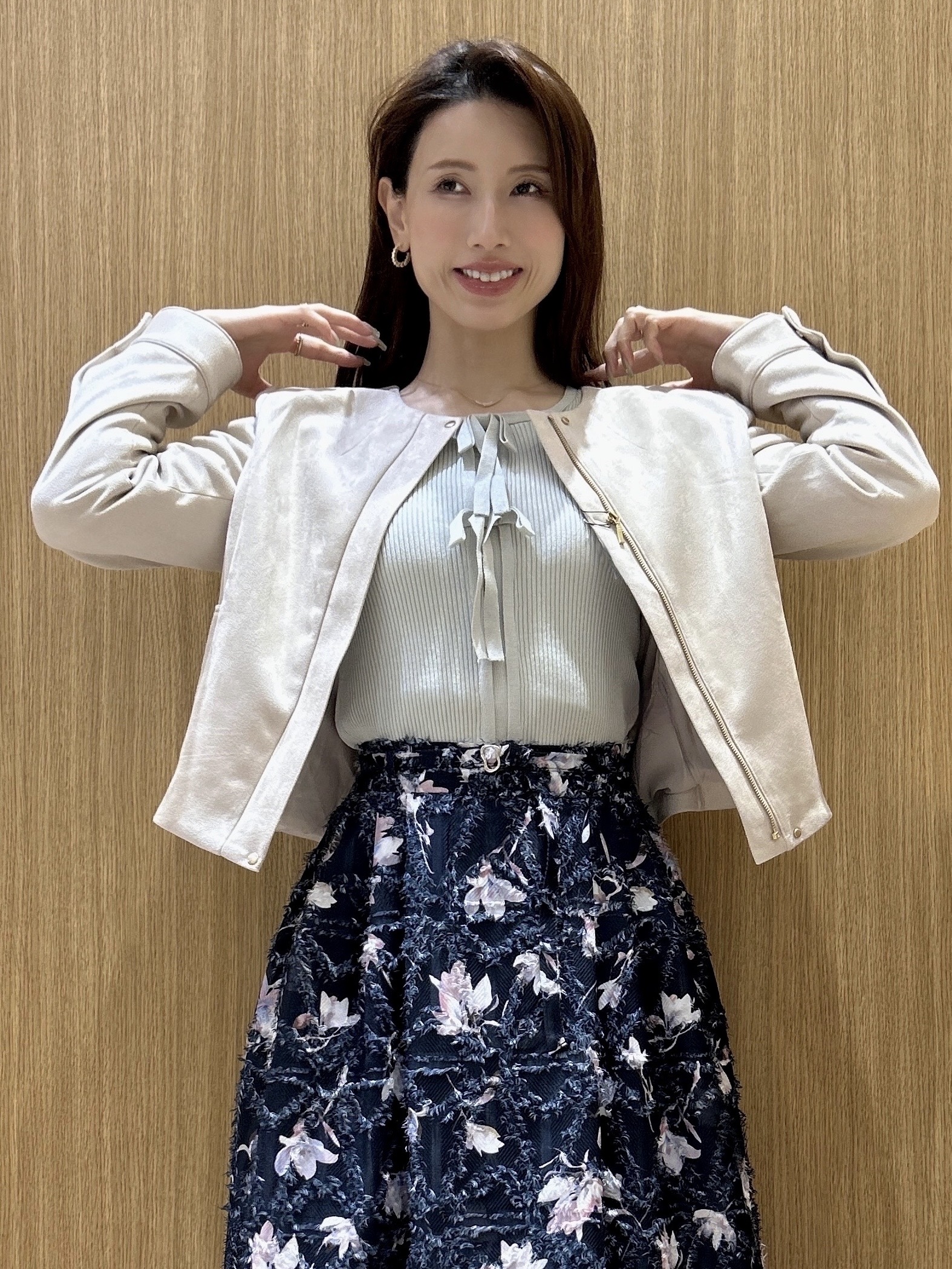 maiさんの「OPAQUE.CLIP｜【洗える】レザー調／スウェード風ノーカラーブルゾン」を使ったコーディネート