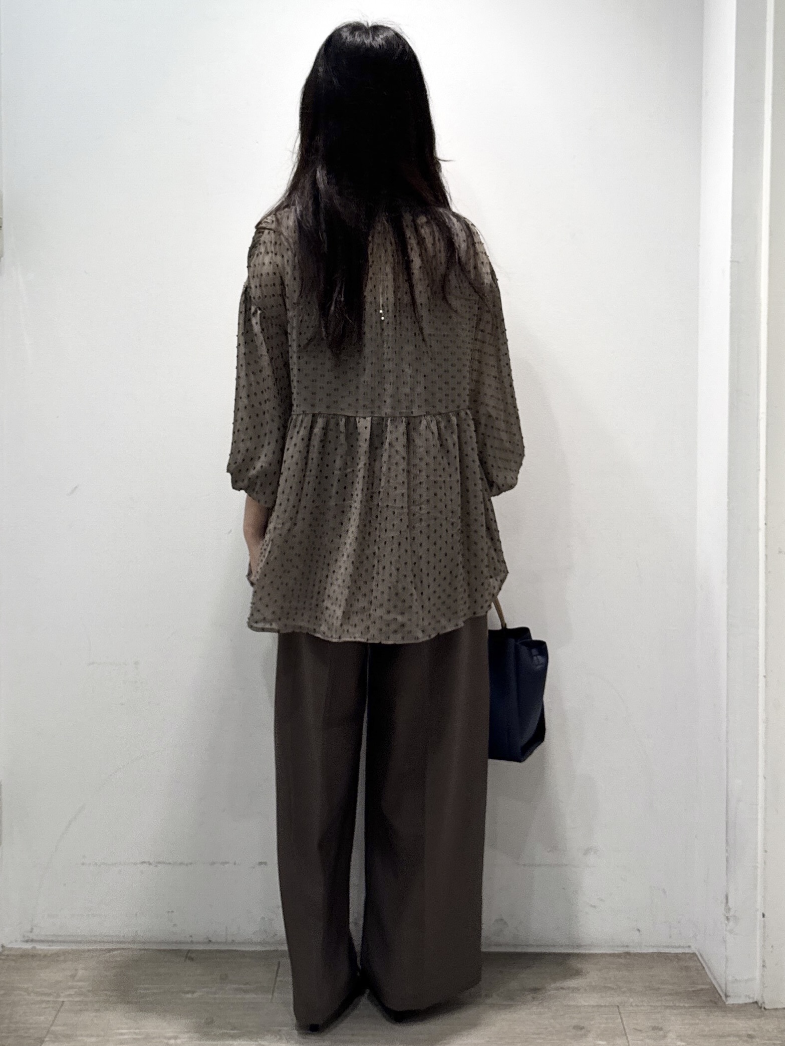 yuicciさんの「OPAQUE.CLIP｜シアードットペプラムブラウス【洗濯機OK】」を使ったコーディネート