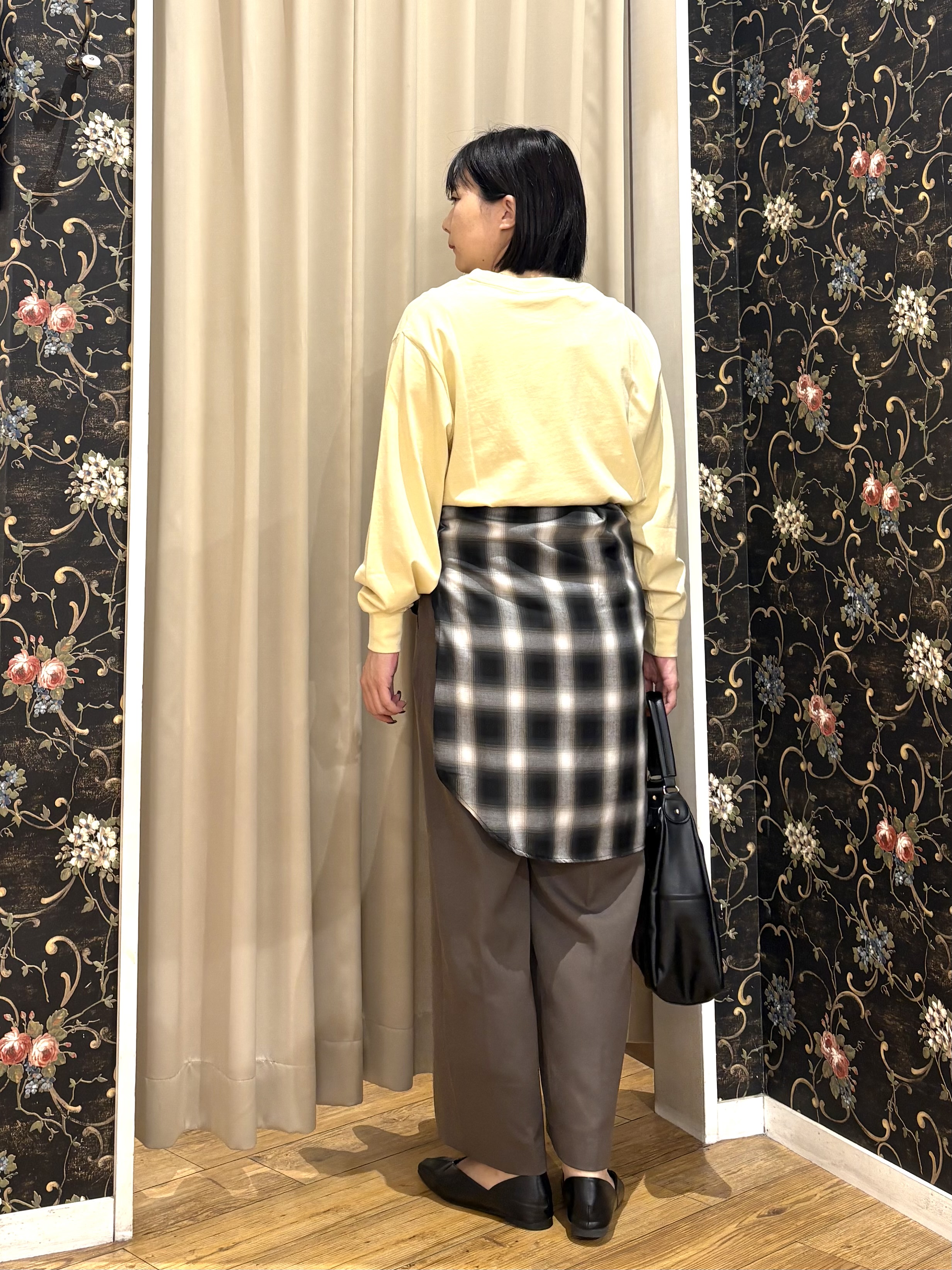 ネリさんの「SHOO･LA･RUE｜【洗濯後しわになりにくい/S-LL】気分で選ぶ 大人のデイリー使いに ベーシックシャツ」を使ったコーディネート