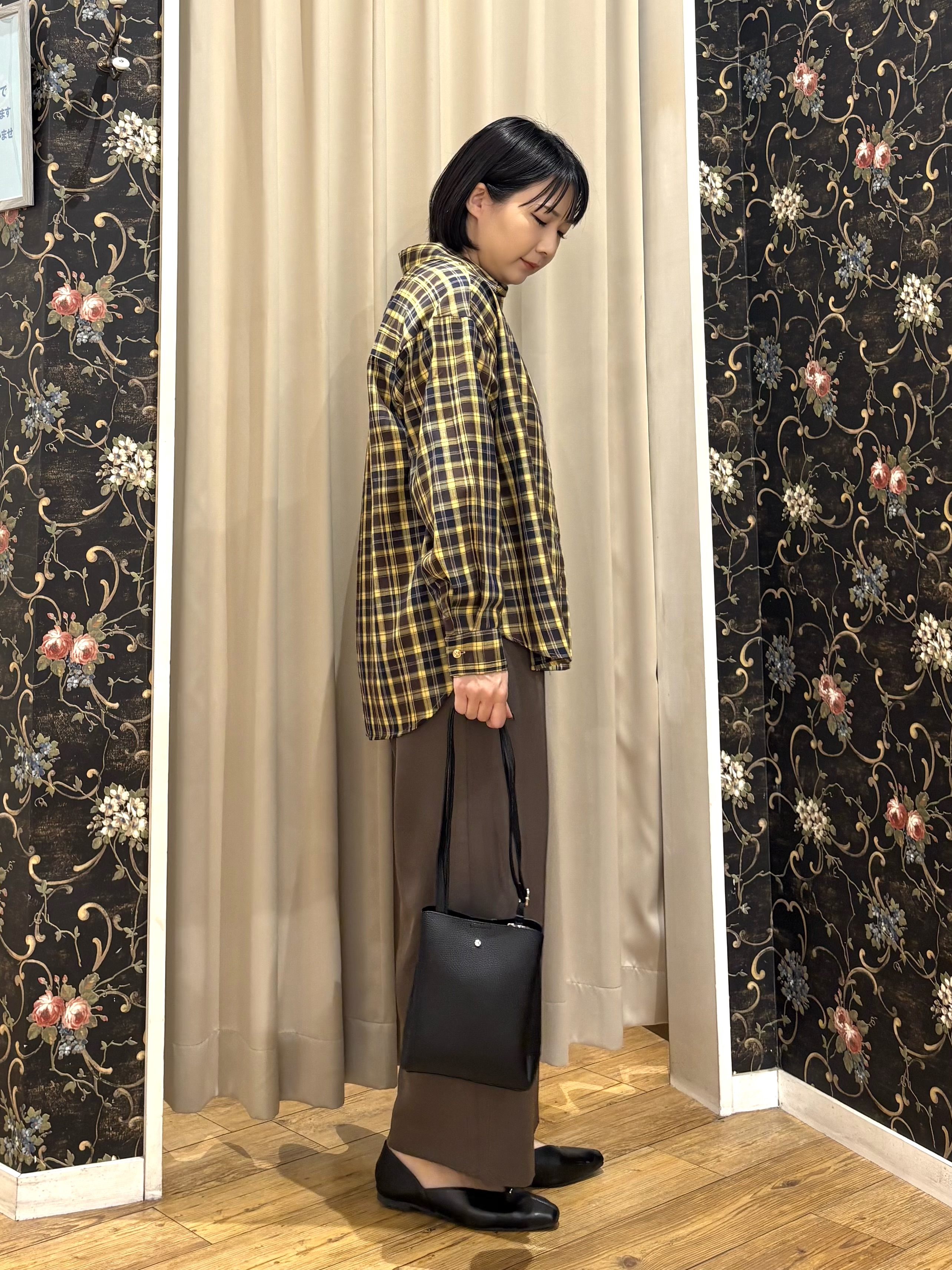 ネリさんの「SHOO･LA･RUE｜【洗濯後しわになりにくい/S-LL】気分で選ぶ 大人のデイリー使いに ベーシックシャツ」を使ったコーディネート