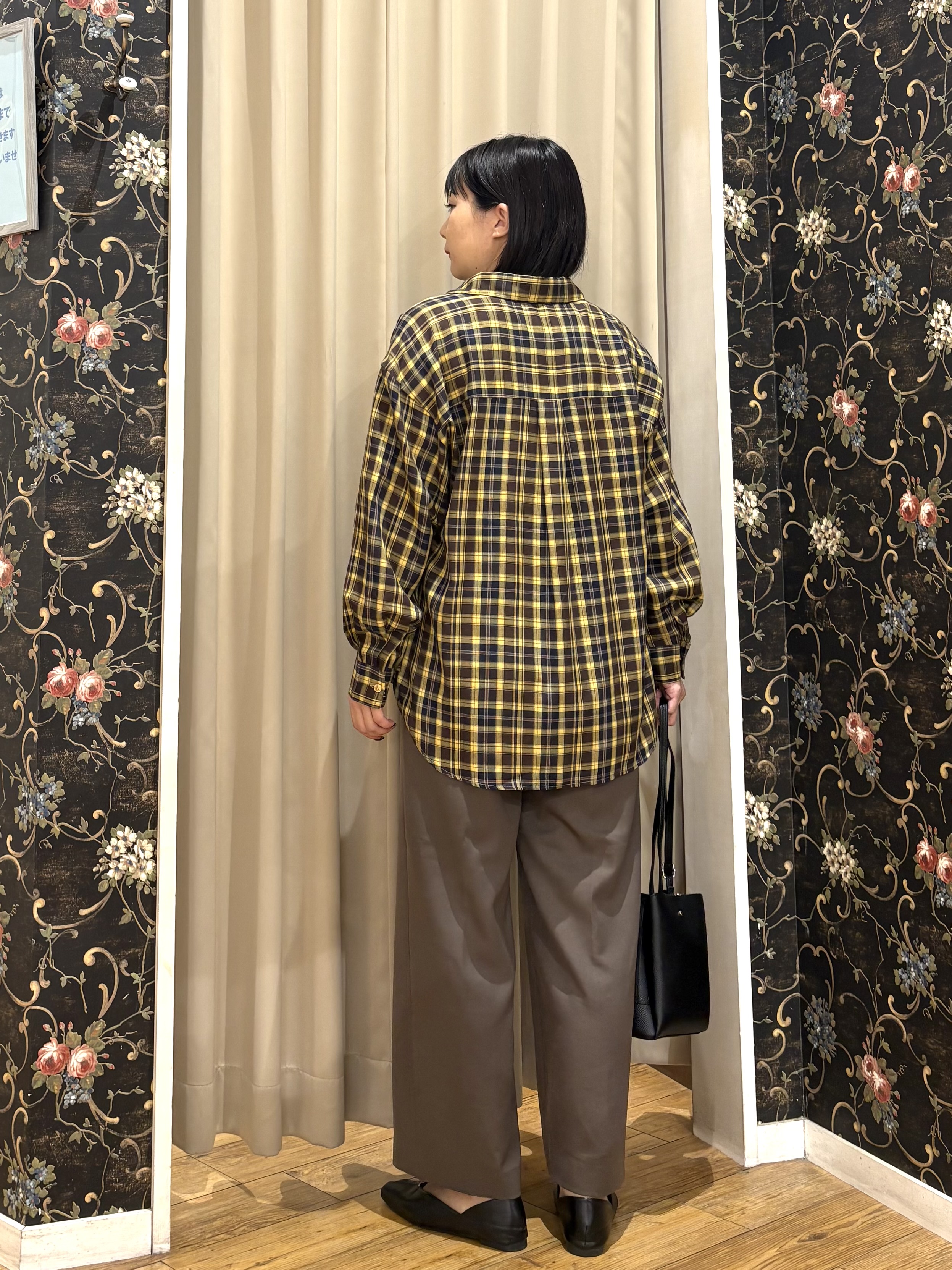 ネリさんの「SHOO･LA･RUE｜【洗濯後しわになりにくい/S-LL】気分で選ぶ 大人のデイリー使いに ベーシックシャツ」を使ったコーディネート